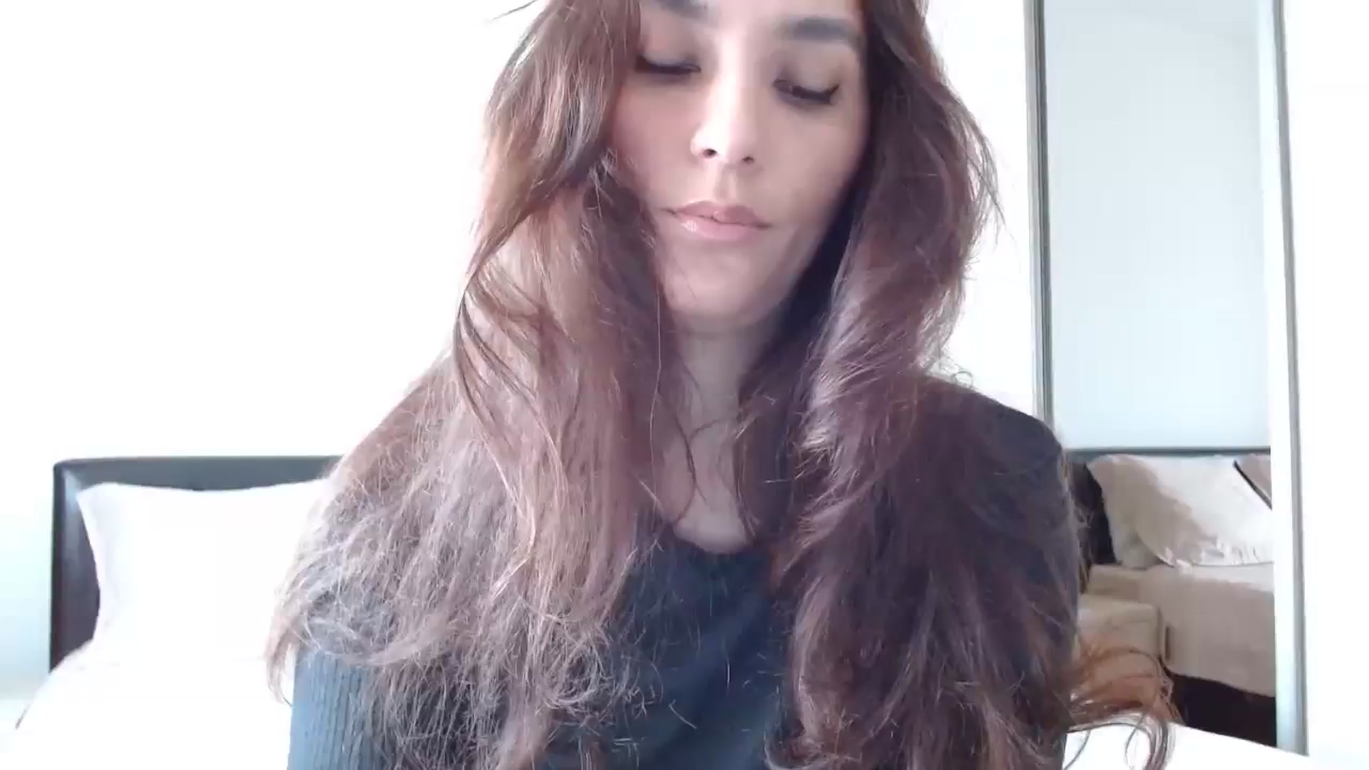 Gallery image thumbnail from DEAR_AMORE's myfreecams stream on, 05/04/2024, 13:19 image 1 of 20