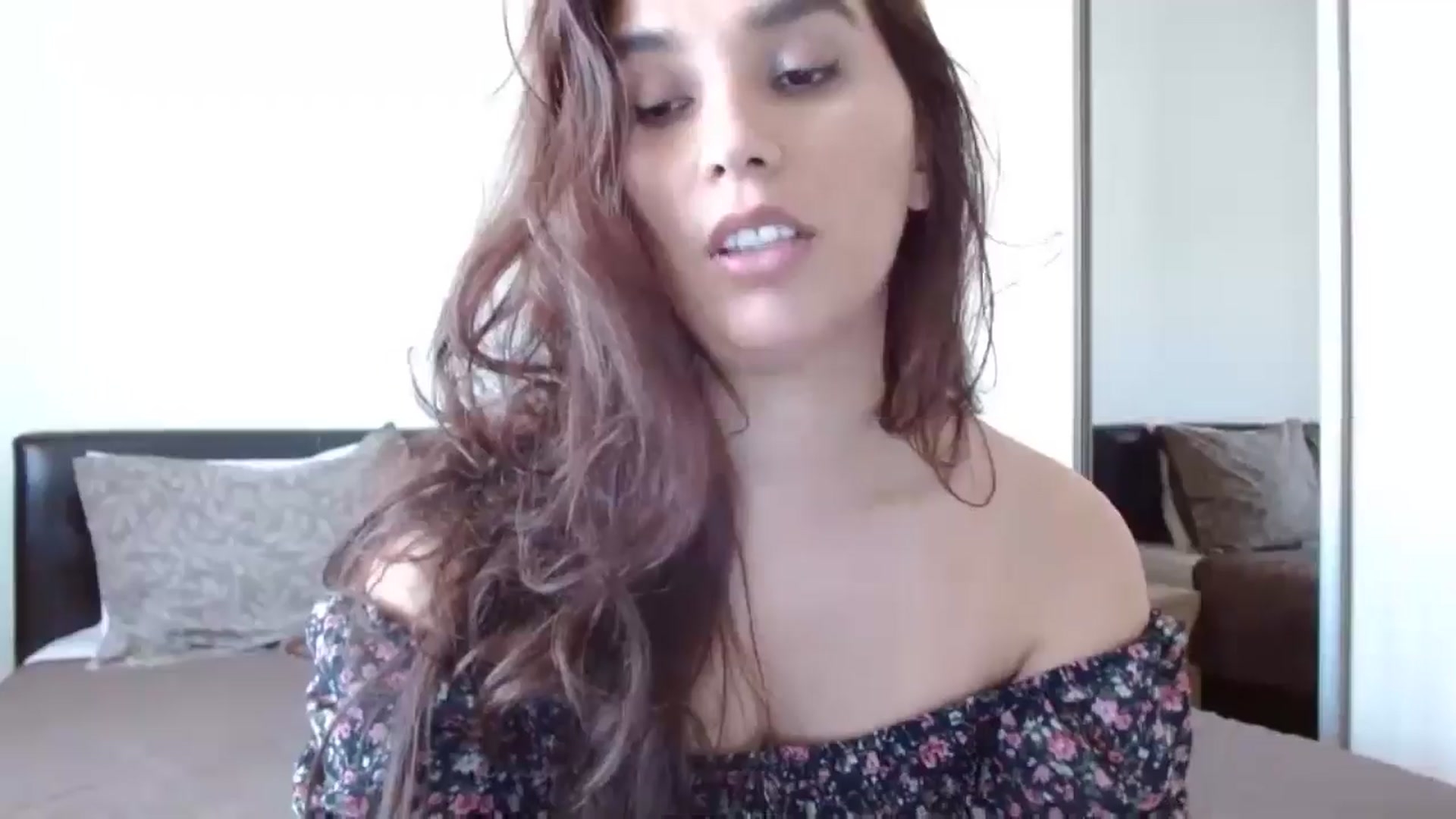 Gallery image thumbnail from DEAR_AMORE's myfreecams stream on, 05/05/2024, 13:44 image 16 of 20