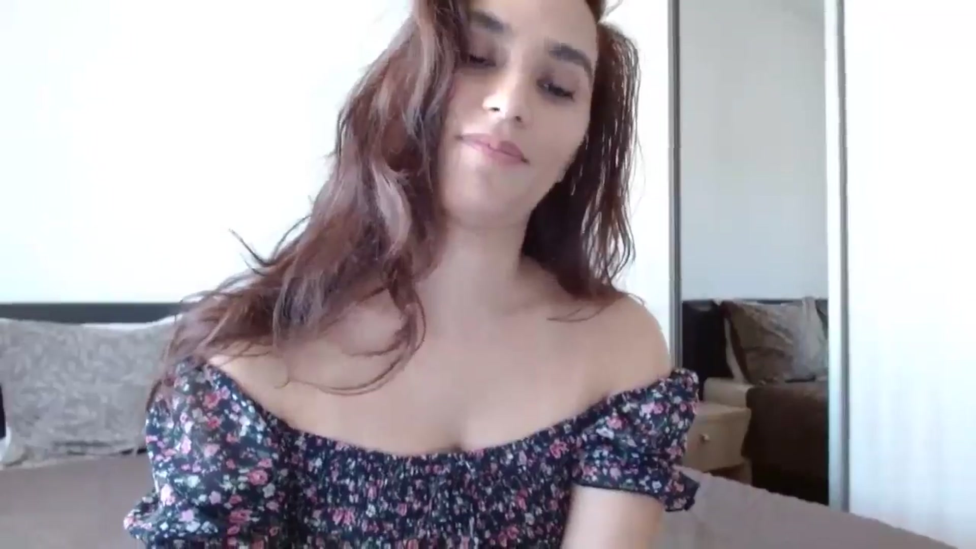 Gallery image thumbnail from DEAR_AMORE's myfreecams stream on, 05/05/2024, 13:44 image 12 of 20