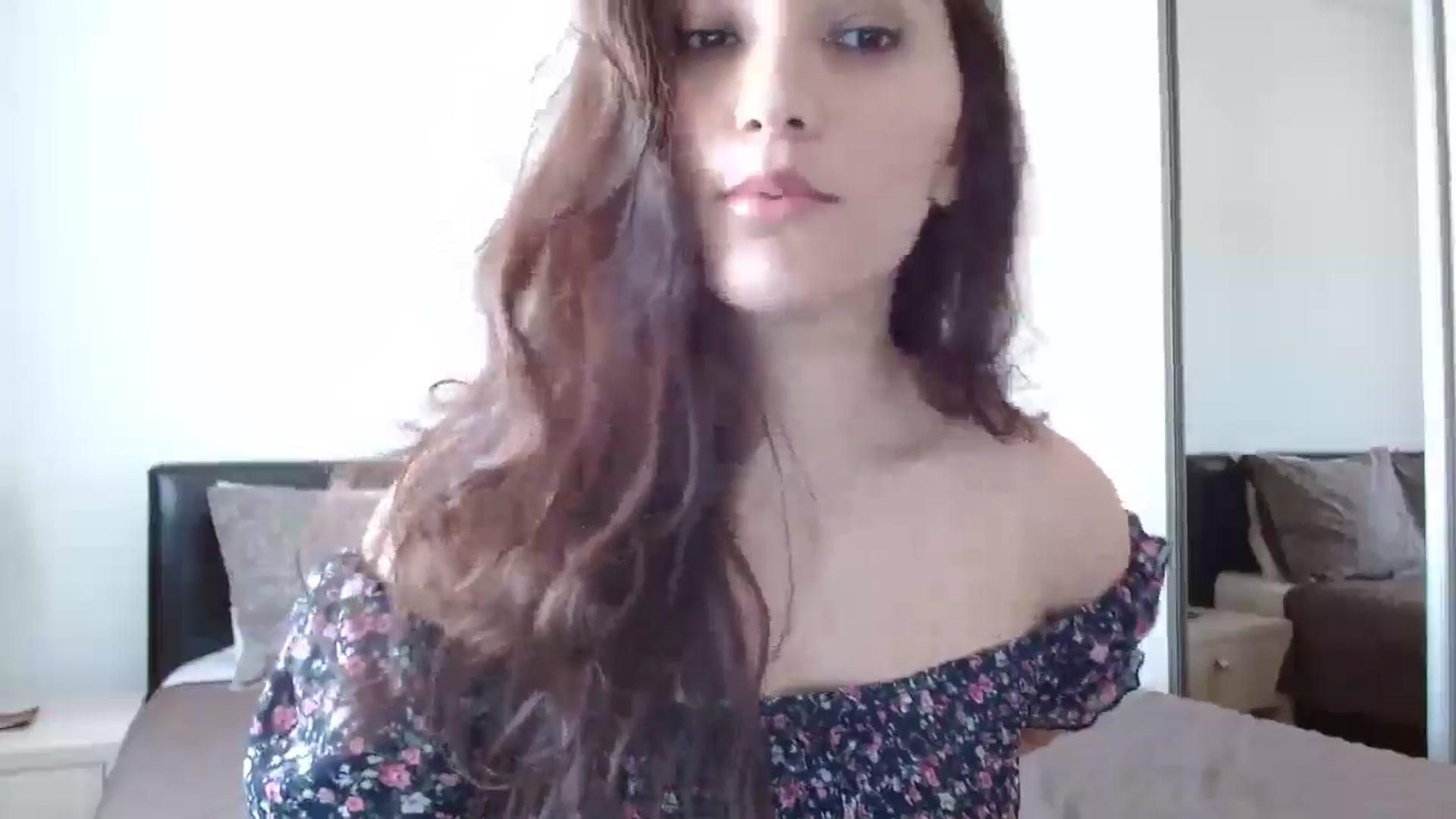 Gallery image thumbnail from DEAR_AMORE's myfreecams stream on, 05/05/2024, 13:44 image 6 of 20