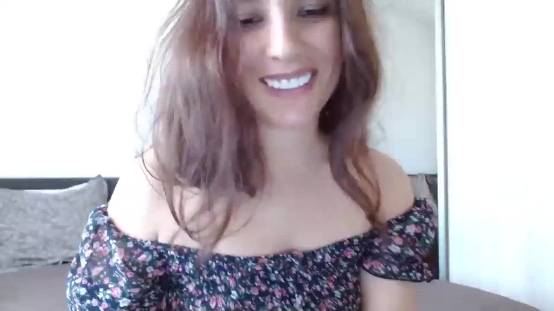 Gallery image thumbnail from DEAR_AMORE's myfreecams stream on, 05/05/2024, 13:44 image 7 of 20