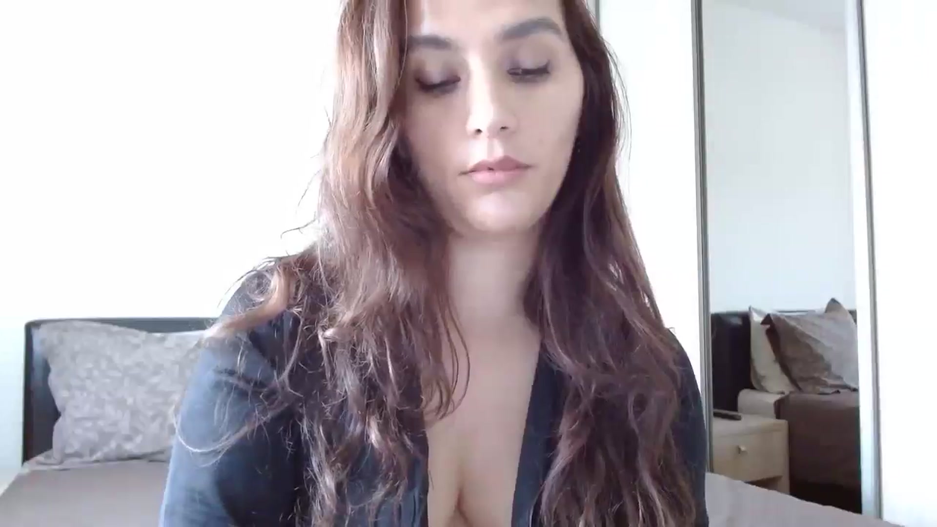 Gallery image thumbnail from DEAR_AMORE's myfreecams stream on, 05/11/2024, 10:19 image 16 of 20