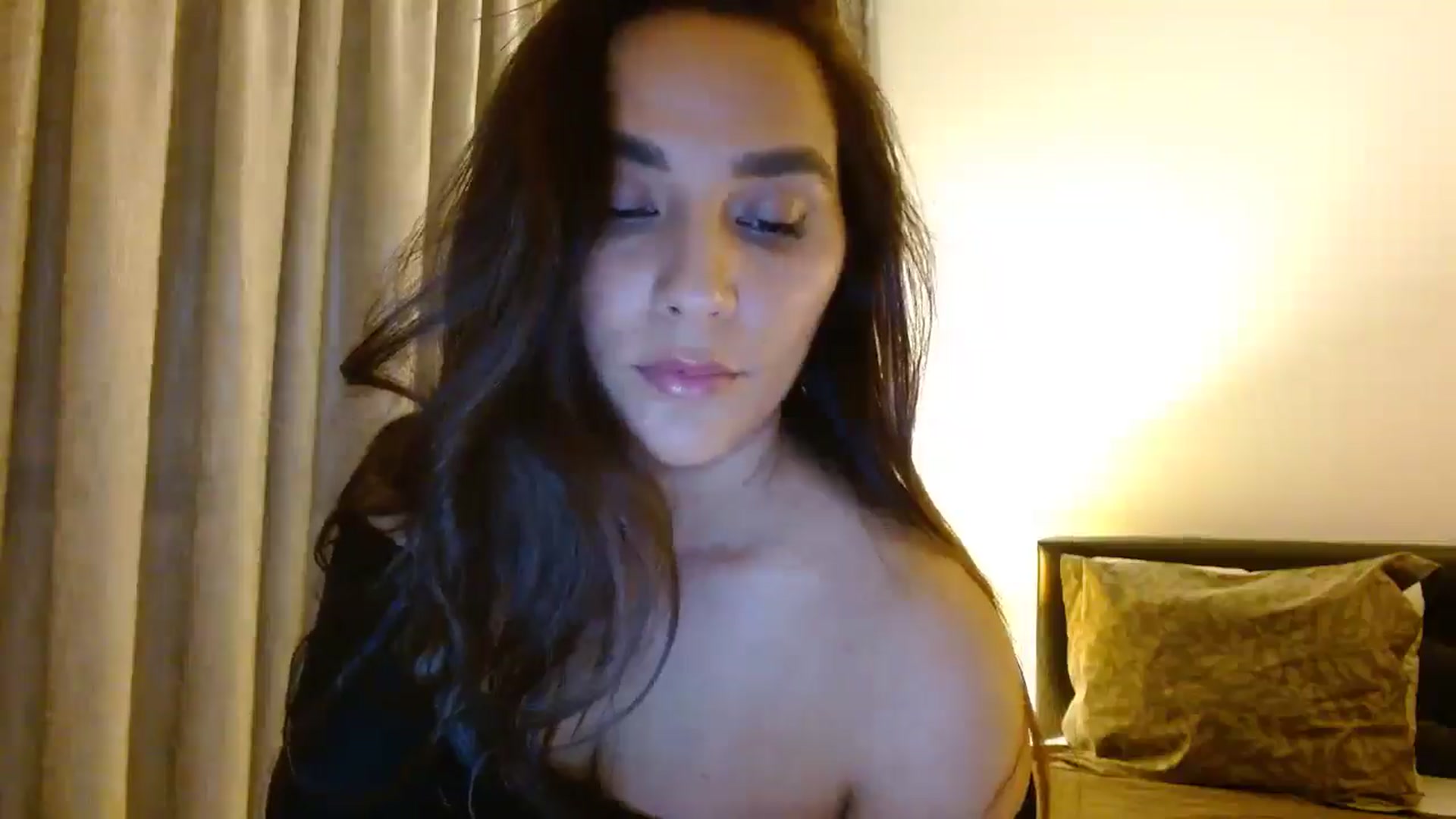 Gallery image thumbnail from DEAR_AMORE's myfreecams stream on, 05/14/2024, 21:55 image 9 of 20
