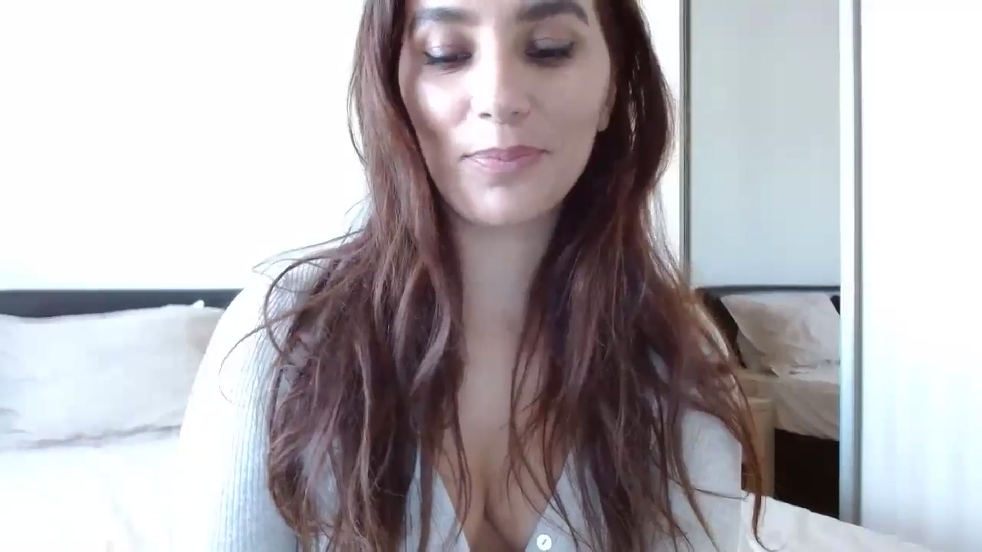 Gallery image thumbnail from DEAR_AMORE's myfreecams stream on, 05/25/2024, 13:22 image 16 of 20