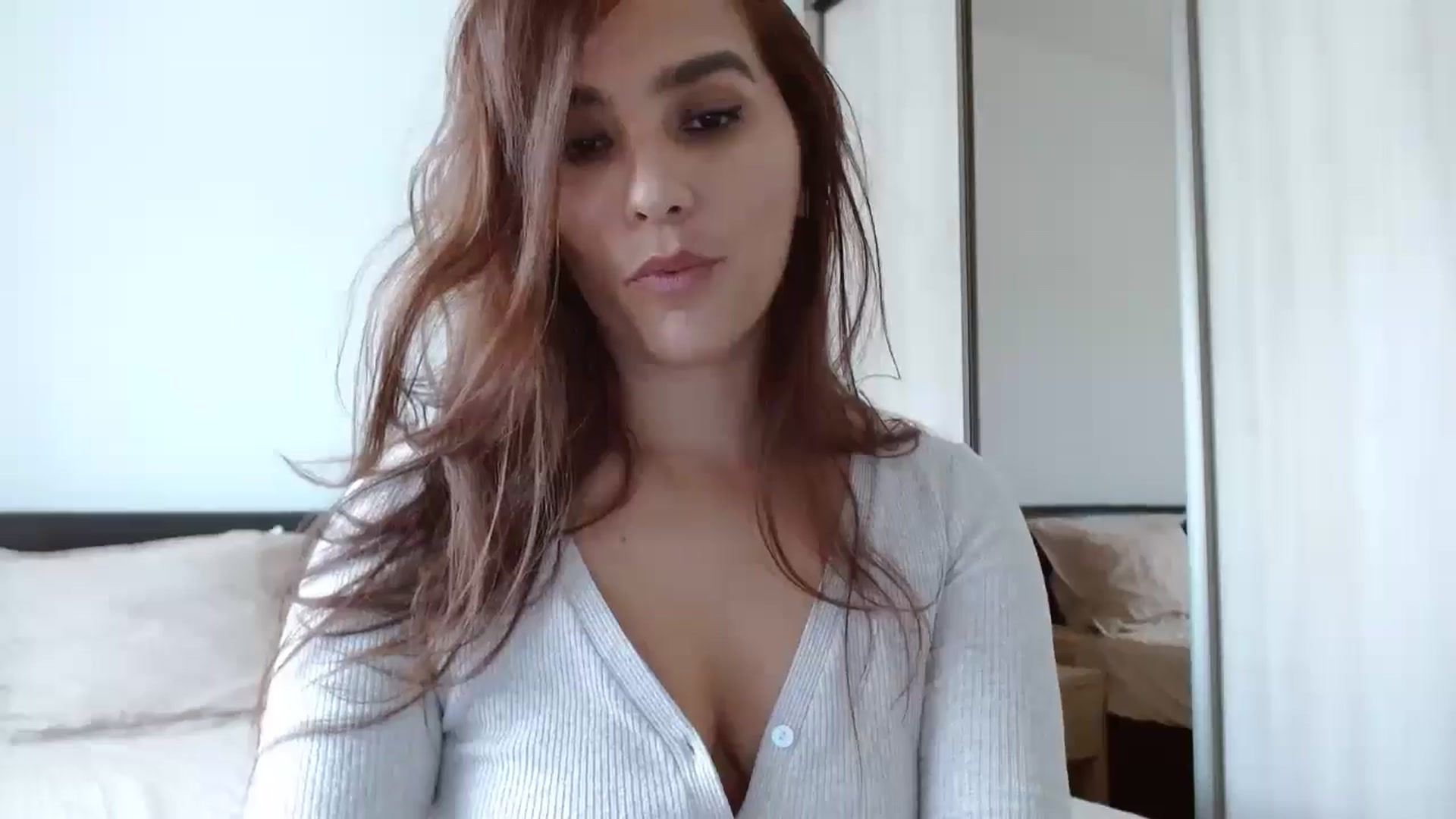Gallery image thumbnail from DEAR_AMORE's myfreecams stream on, 05/25/2024, 13:22 image 6 of 20