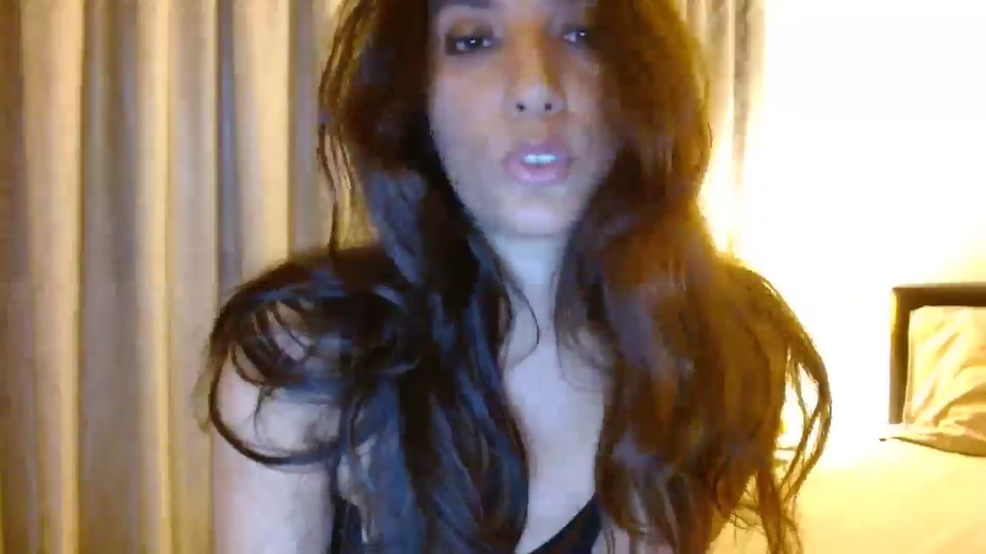 Gallery image thumbnail from DEAR_AMORE's myfreecams stream on, 06/17/2024, 22:03 image 4 of 20