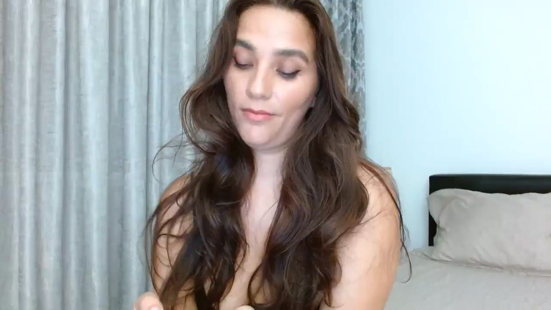 Gallery image thumbnail from DEAR_AMORE's myfreecams stream on, 06/24/2024, 23:12 image 12 of 20