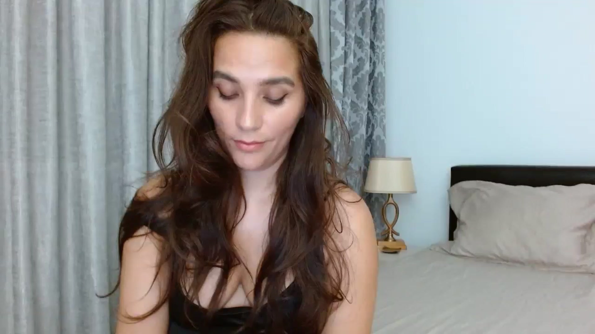 Gallery image thumbnail from DEAR_AMORE's myfreecams stream on, 06/24/2024, 23:12 image 18 of 20