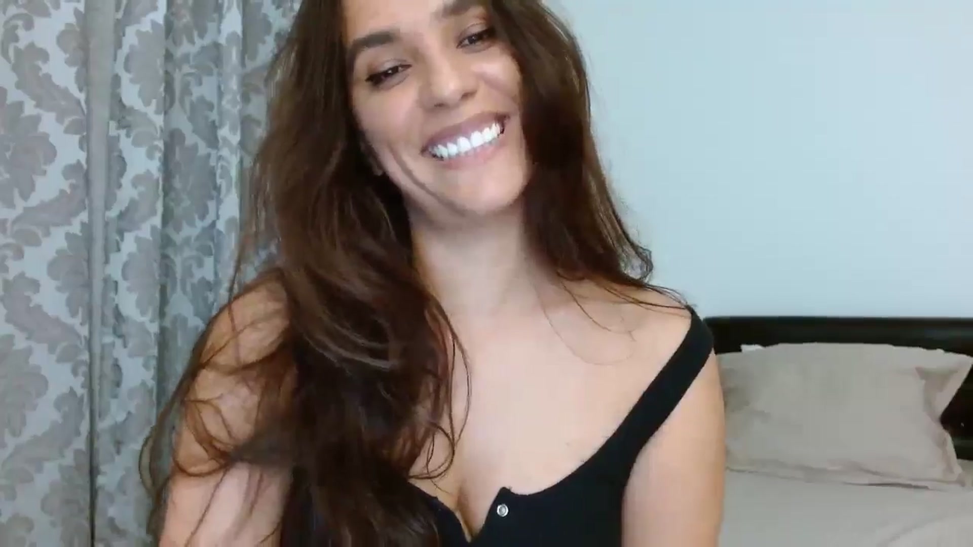 Gallery image thumbnail from DEAR_AMORE's myfreecams stream on, 07/15/2024, 24:11 image 18 of 20
