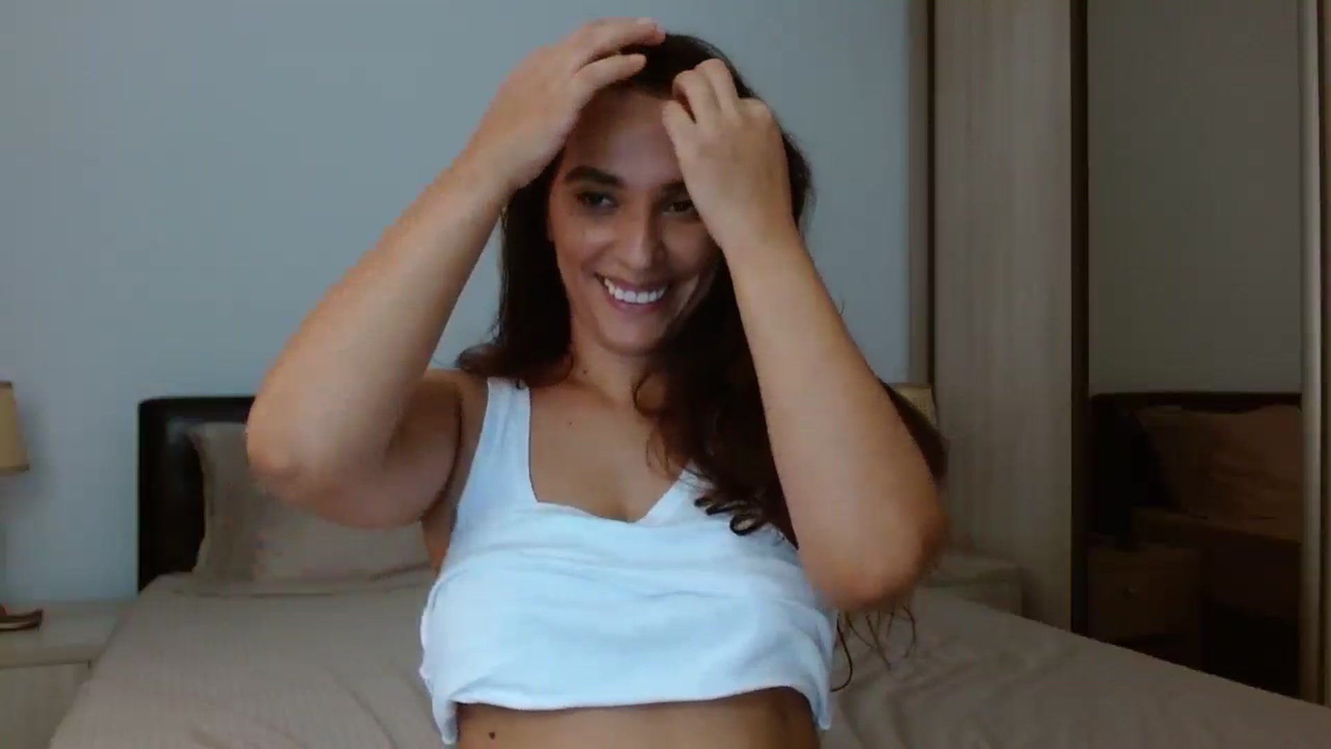Gallery image thumbnail from DEAR_AMORE's myfreecams stream on, 07/21/2024, 17:45 image 12 of 20