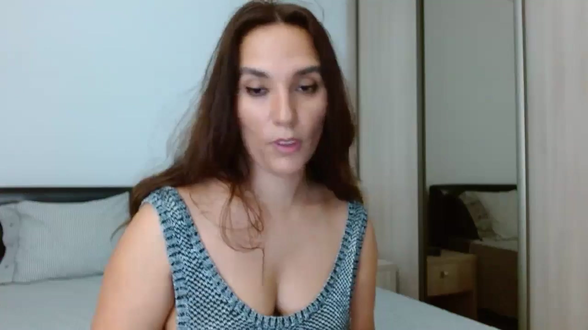 Gallery image thumbnail from DEAR_AMORE's myfreecams stream on, 07/26/2024, 22:25 image 10 of 20