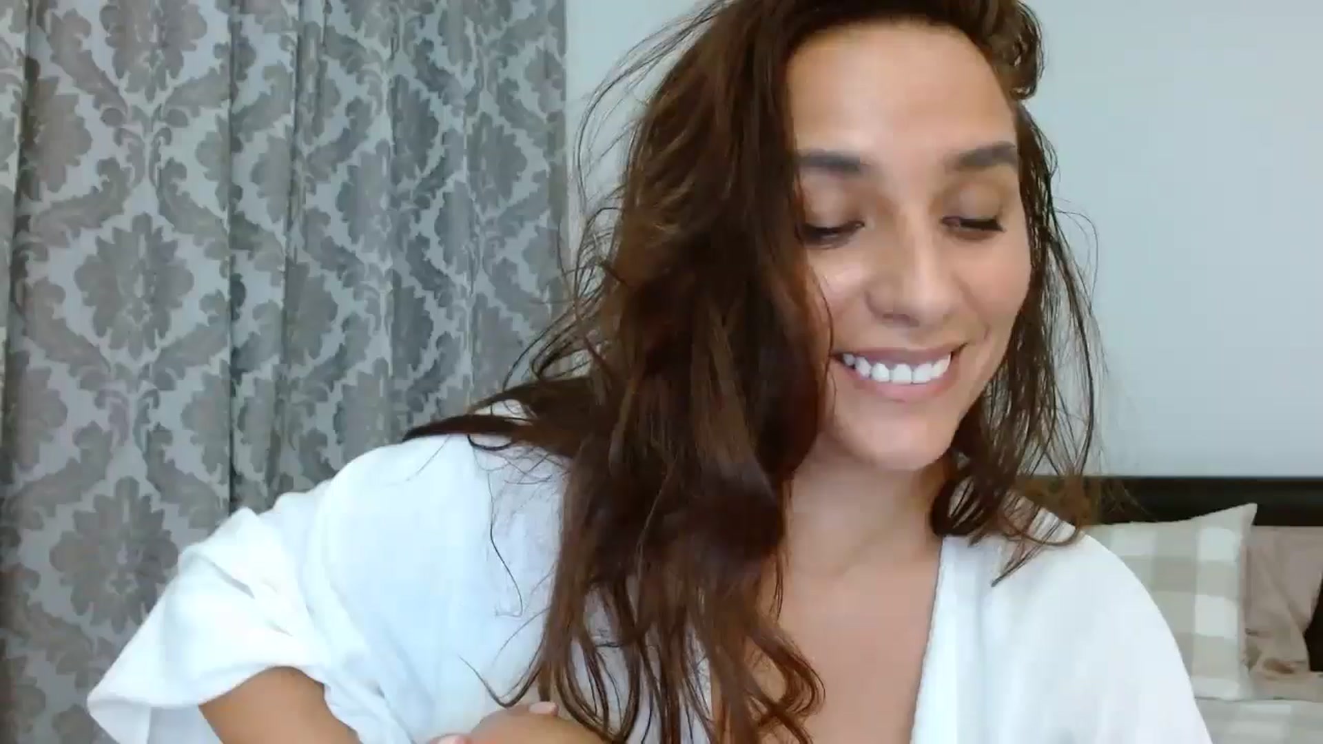 Gallery image thumbnail from DEAR_AMORE's myfreecams stream on, 08/07/2024, 04:05 image 18 of 20