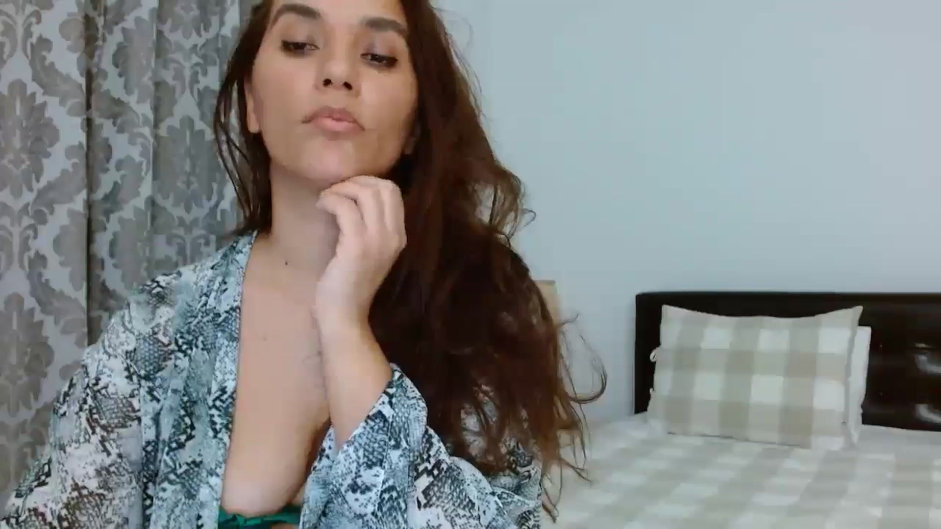 Gallery image thumbnail from DEAR_AMORE's myfreecams stream on, 08/09/2024, 24:02 image 19 of 20