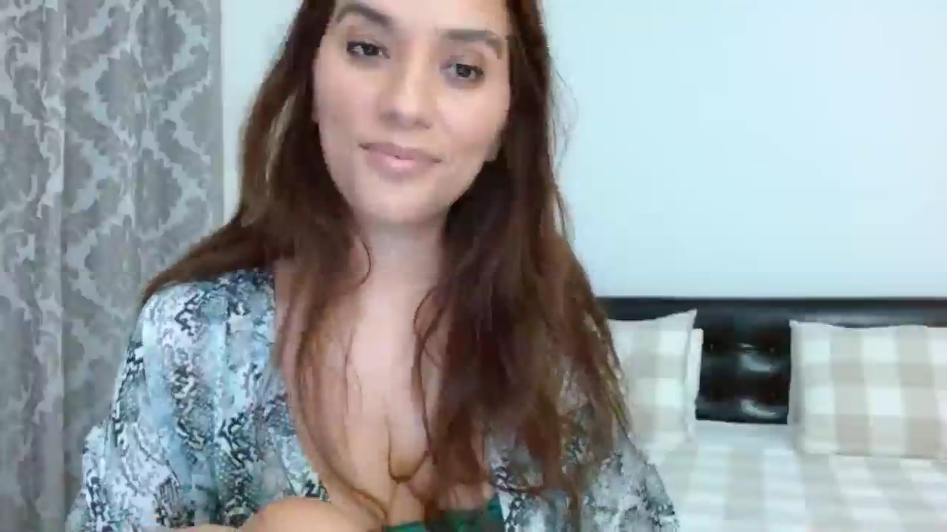 Gallery image thumbnail from DEAR_AMORE's myfreecams stream on, 08/09/2024, 24:02 image 8 of 20