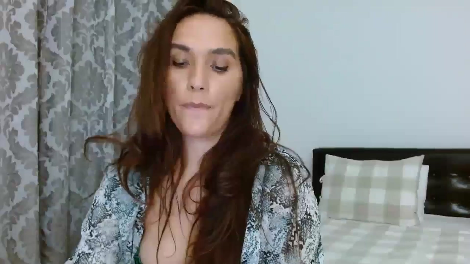 Gallery image thumbnail from DEAR_AMORE's myfreecams stream on, 08/09/2024, 03:23 image 3 of 20