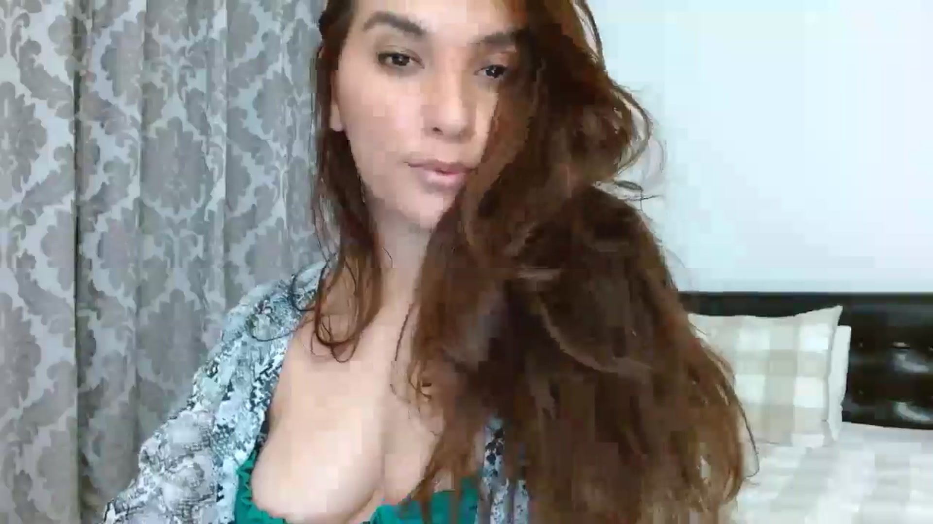 Gallery image thumbnail from DEAR_AMORE's myfreecams stream on, 08/09/2024, 03:23 image 2 of 20