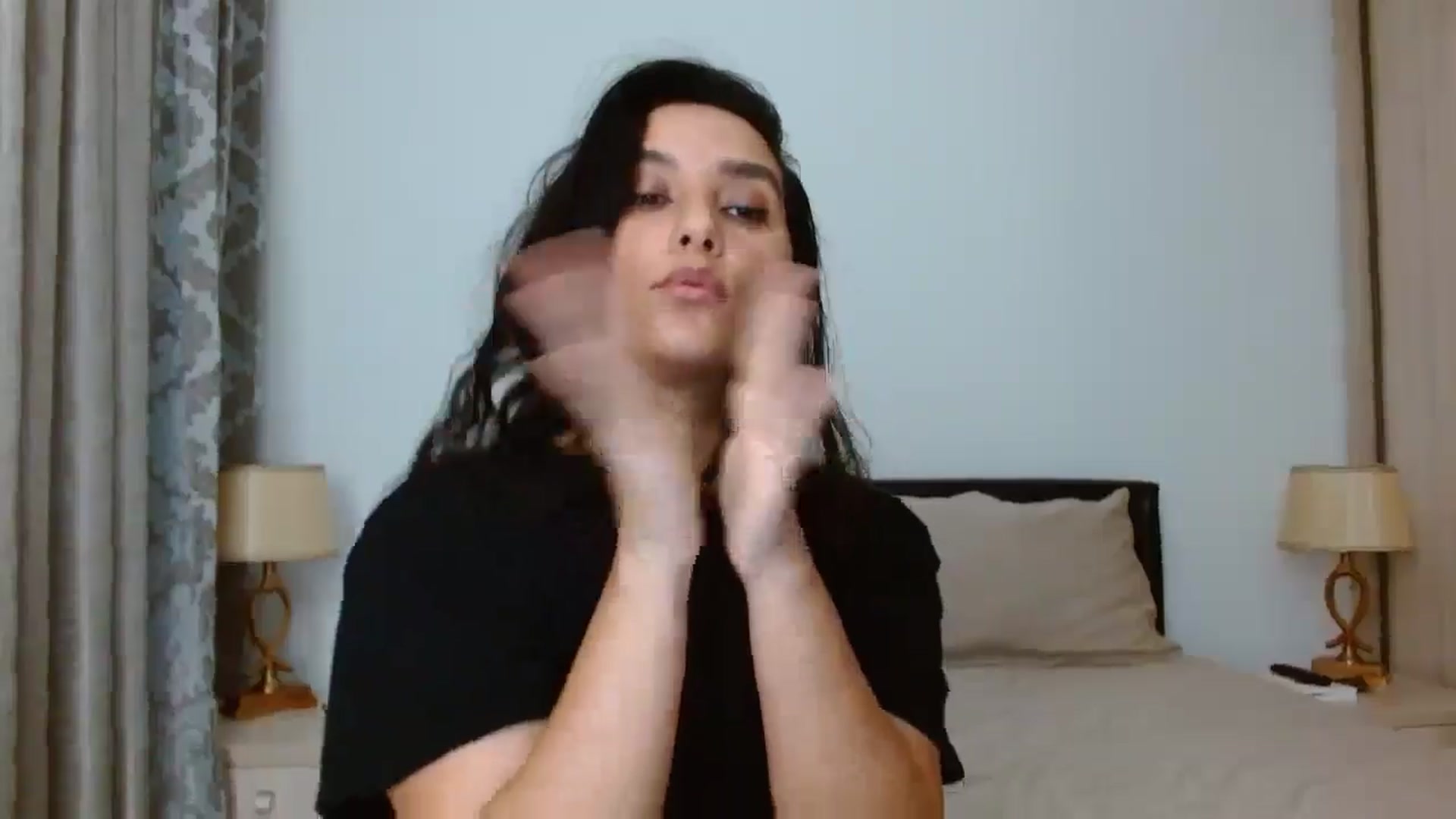 Gallery image thumbnail from DEAR_AMORE's myfreecams stream on, 10/27/2024, 16:53 image 15 of 20