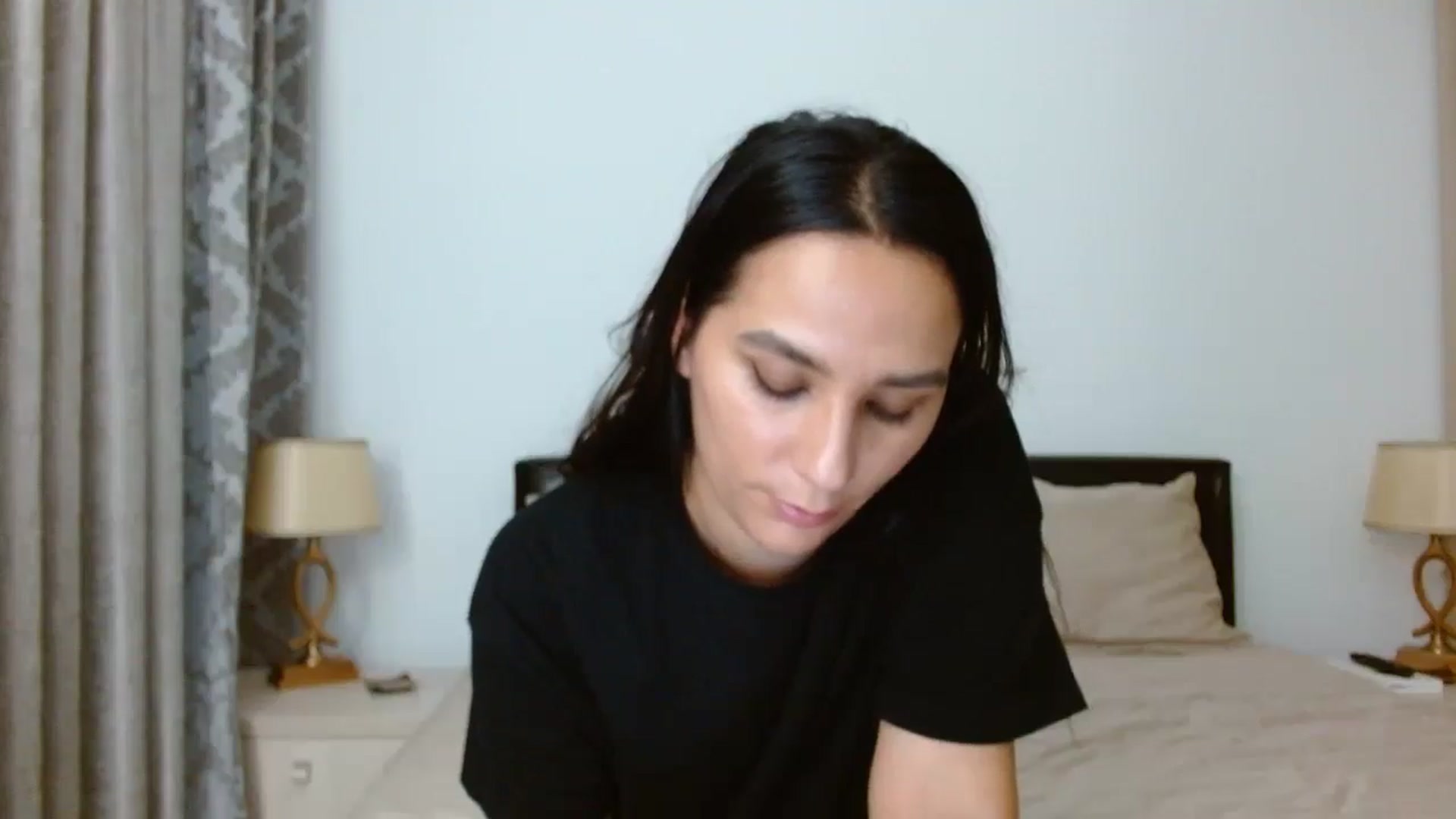 Gallery image thumbnail from DEAR_AMORE's myfreecams stream on, 10/27/2024, 22:15 image 4 of 20