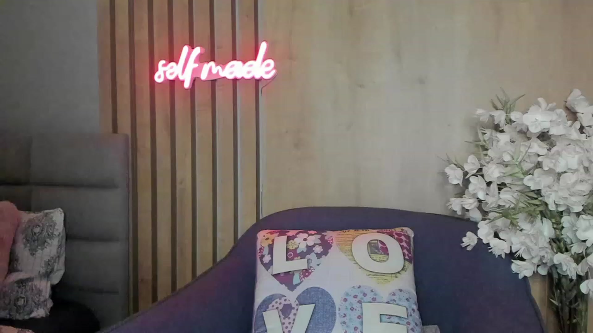 Gallery image thumbnail from DENNYVERSE's myfreecams stream on, 11/19/2022, 16:01 image 3 of 20