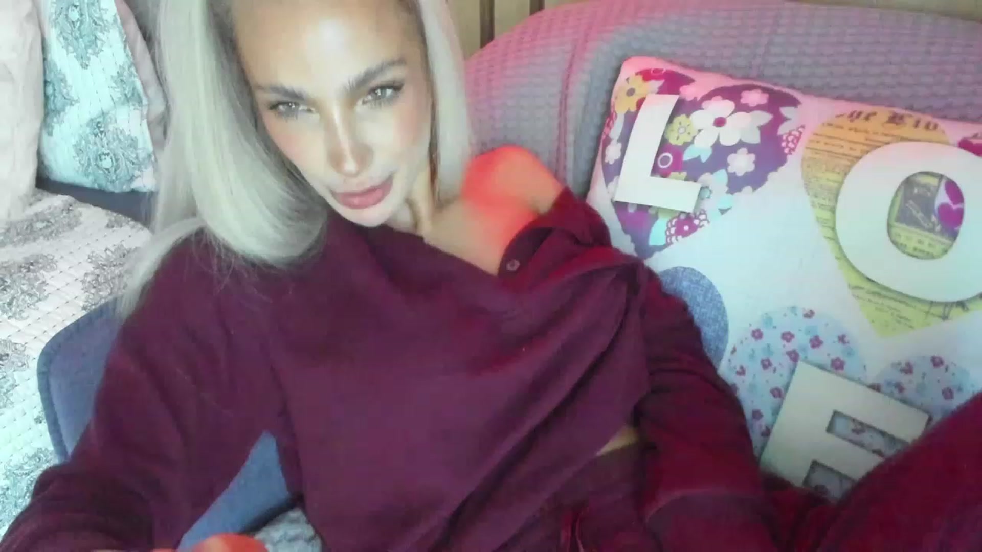 Gallery image thumbnail from DENNYVERSE's myfreecams stream on, 11/25/2022, 17:18 image 2 of 20