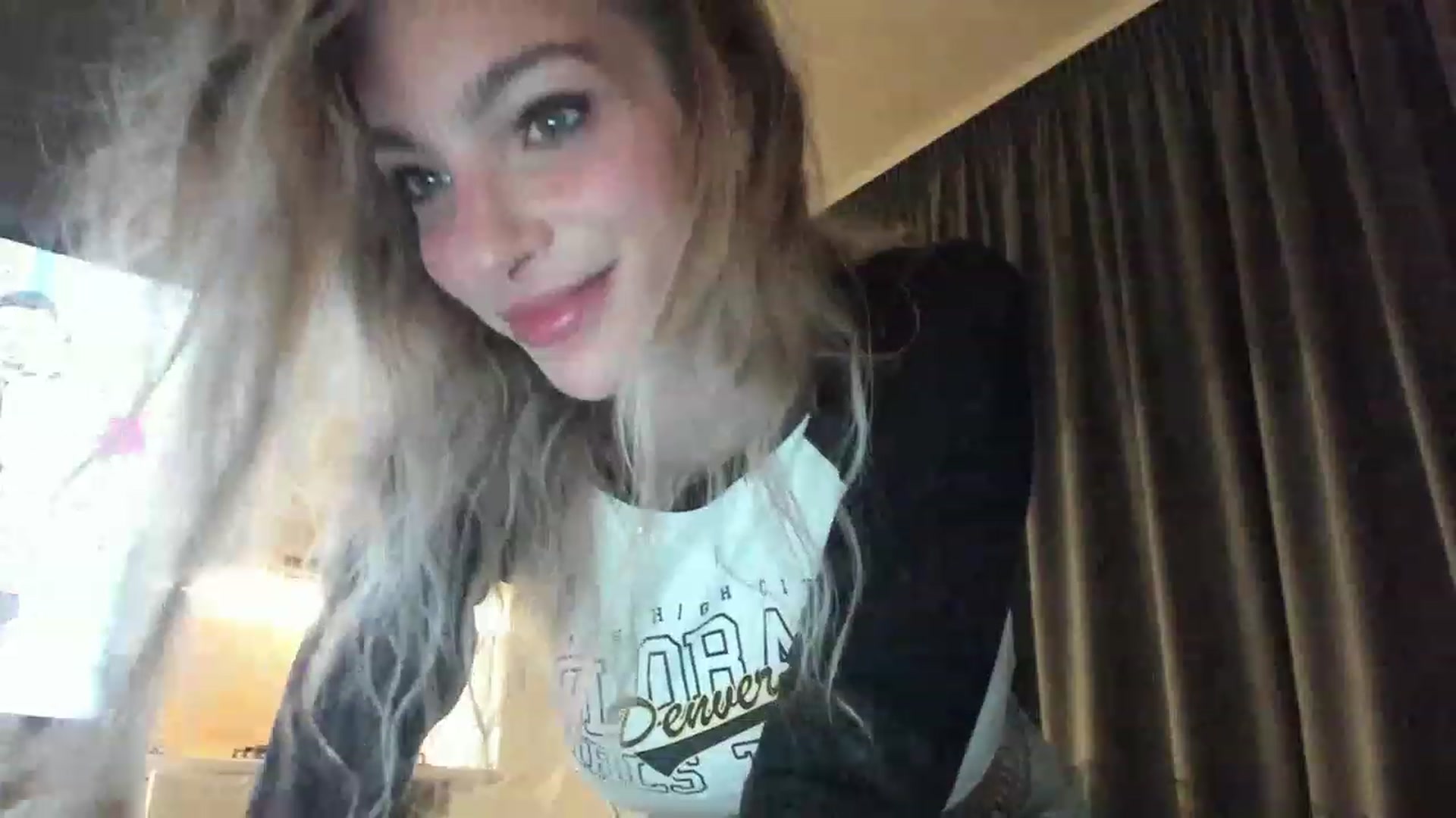Gallery image thumbnail from DENNYVERSE's myfreecams stream on, 12/01/2022, 15:13 image 10 of 20