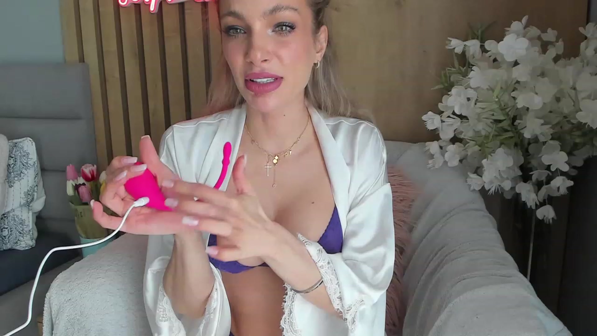 Gallery image thumbnail from DENNYVERSE's myfreecams stream on, 02/05/2023, 10:51 image 17 of 20