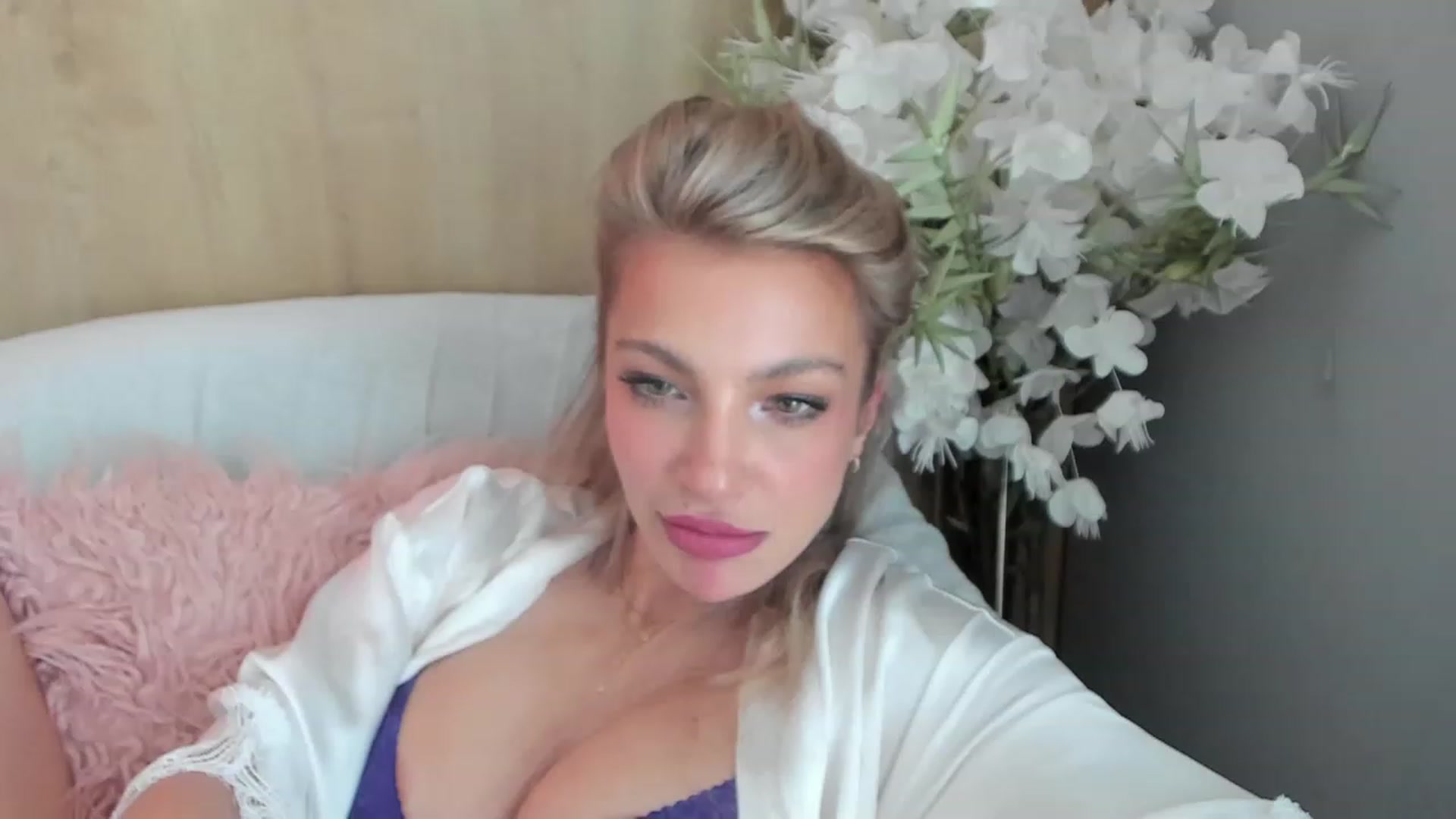 Gallery image thumbnail from DENNYVERSE's myfreecams stream on, 02/05/2023, 12:03 image 8 of 20