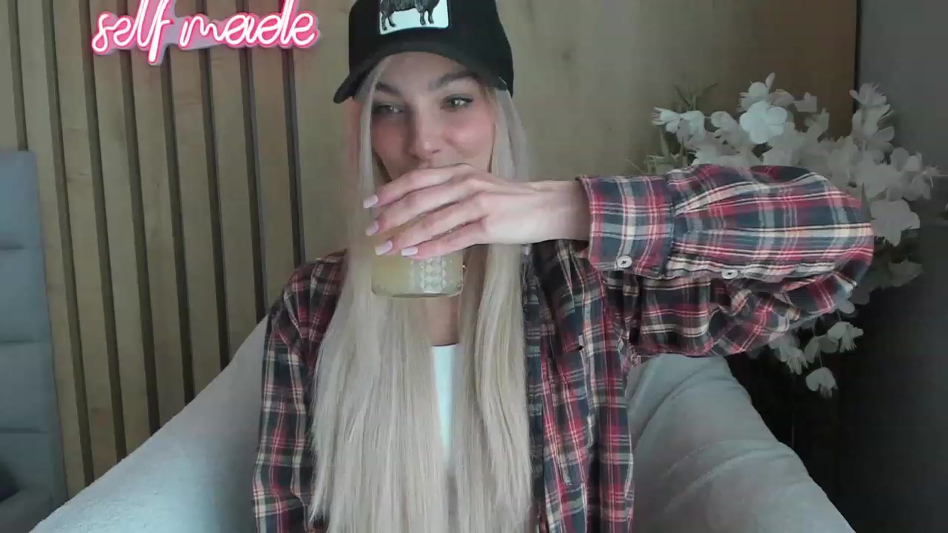 Gallery image thumbnail from DENNYVERSE's myfreecams stream on, 02/06/2023, 11:19 image 6 of 20