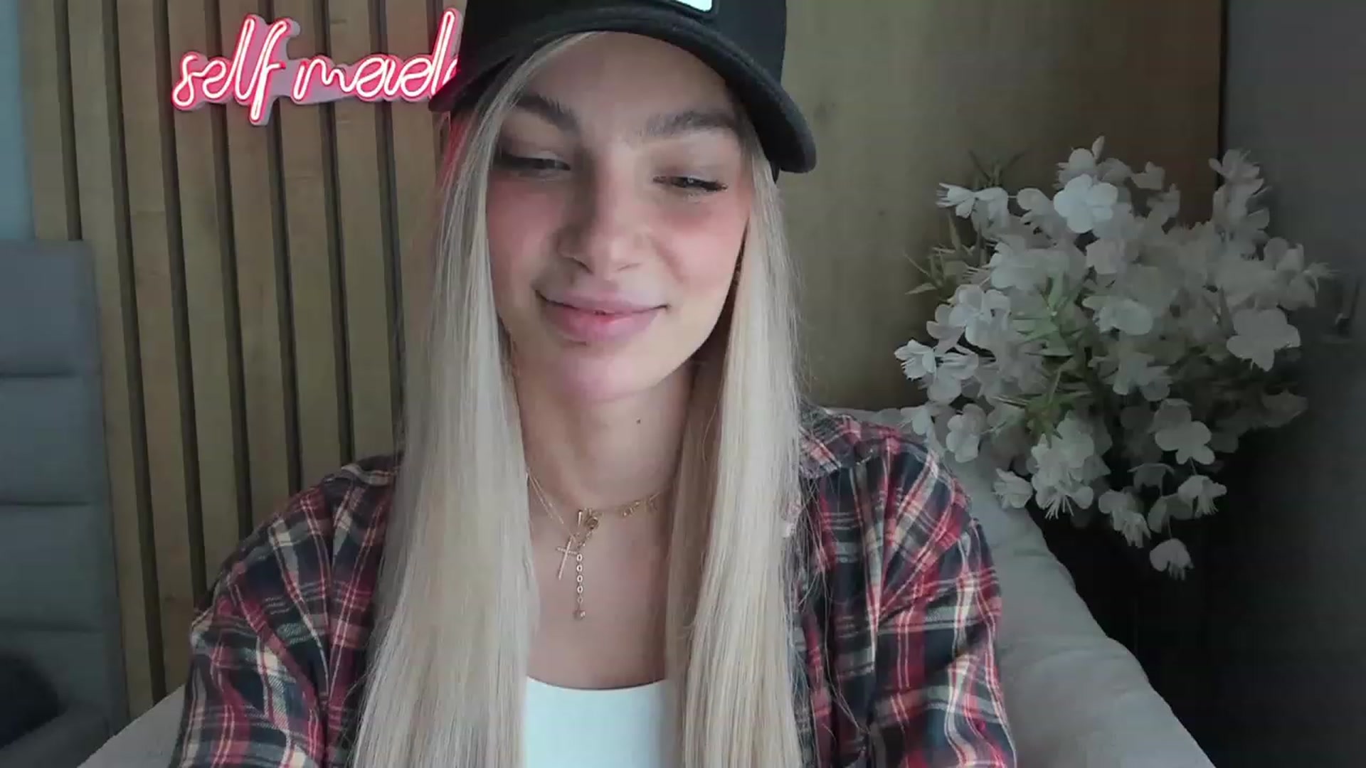 Gallery image thumbnail from DENNYVERSE's myfreecams stream on, 02/06/2023, 11:19 image 10 of 20