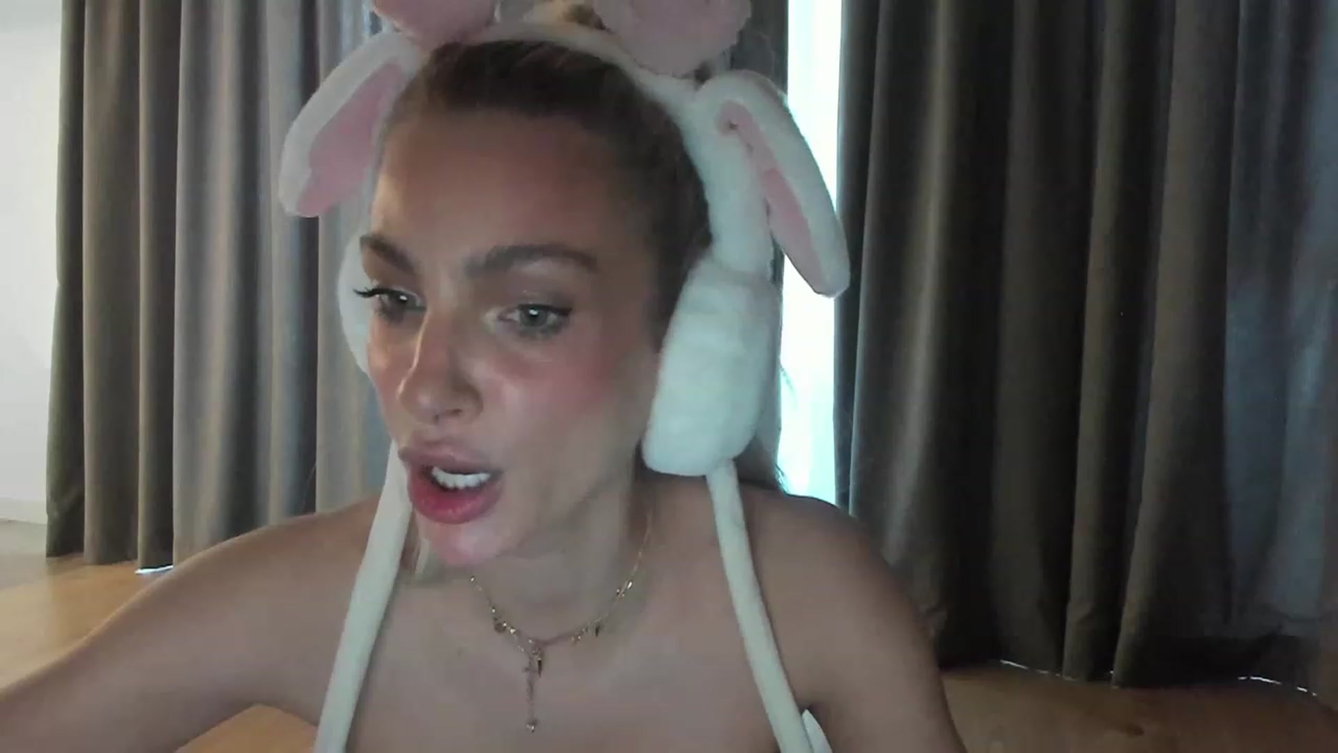Gallery image thumbnail from DENNYVERSE's myfreecams stream on, 02/13/2023, 10:40 image 15 of 20