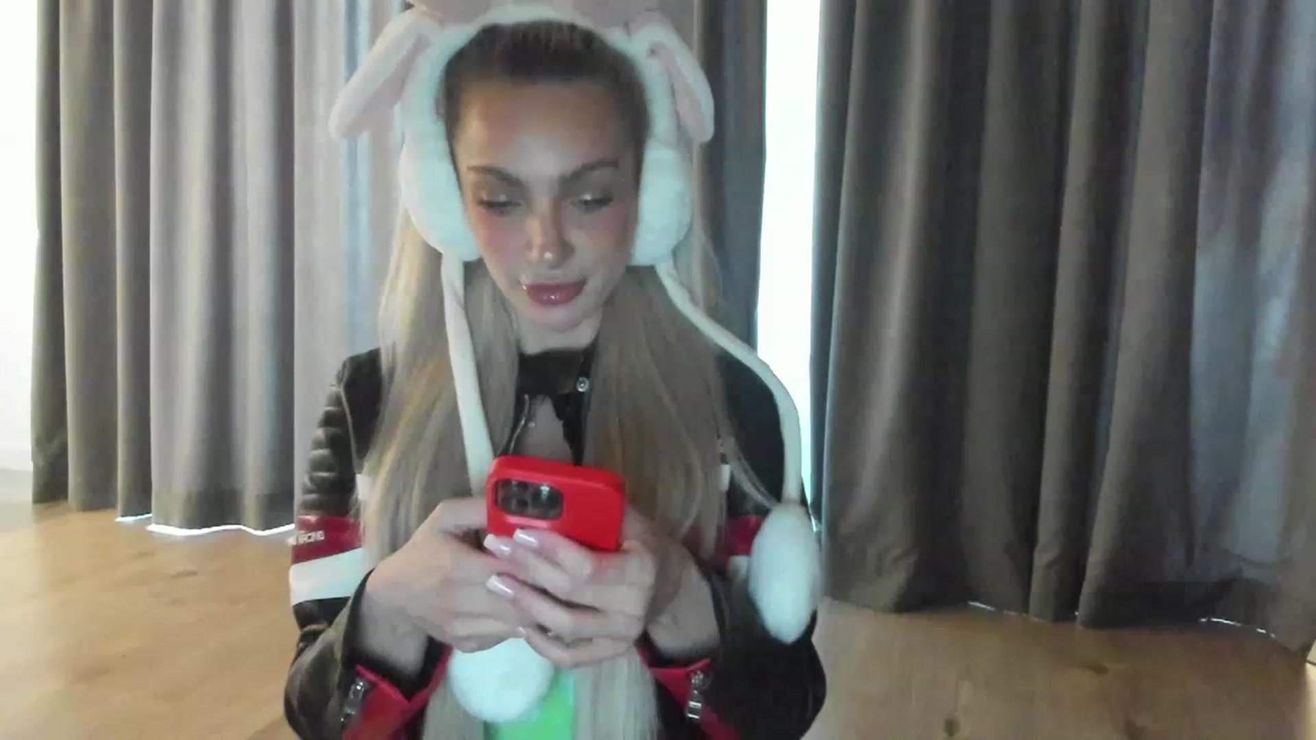 Gallery image thumbnail from DENNYVERSE's myfreecams stream on, 02/13/2023, 10:40 image 1 of 20
