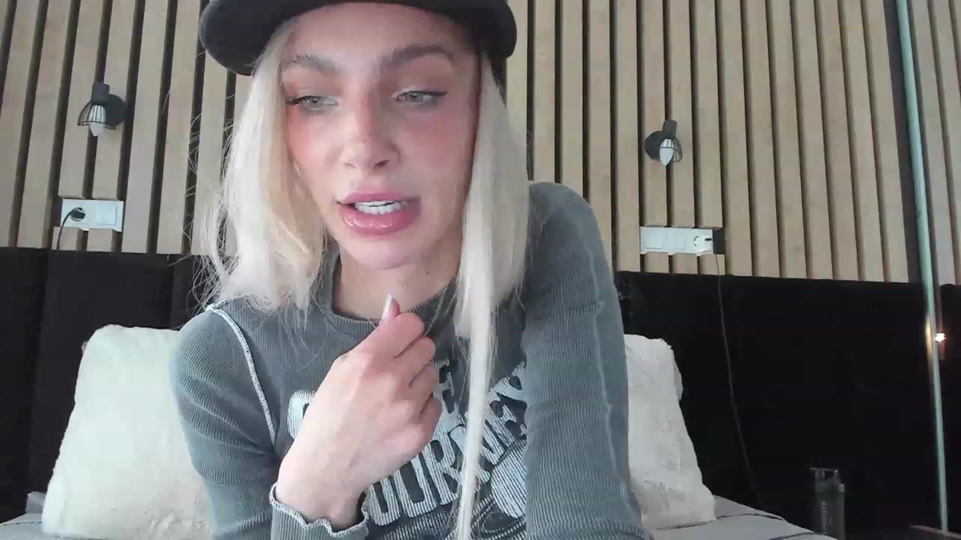 Gallery image thumbnail from DENNYVERSE's myfreecams stream on, 02/20/2023, 12:02 image 3 of 20