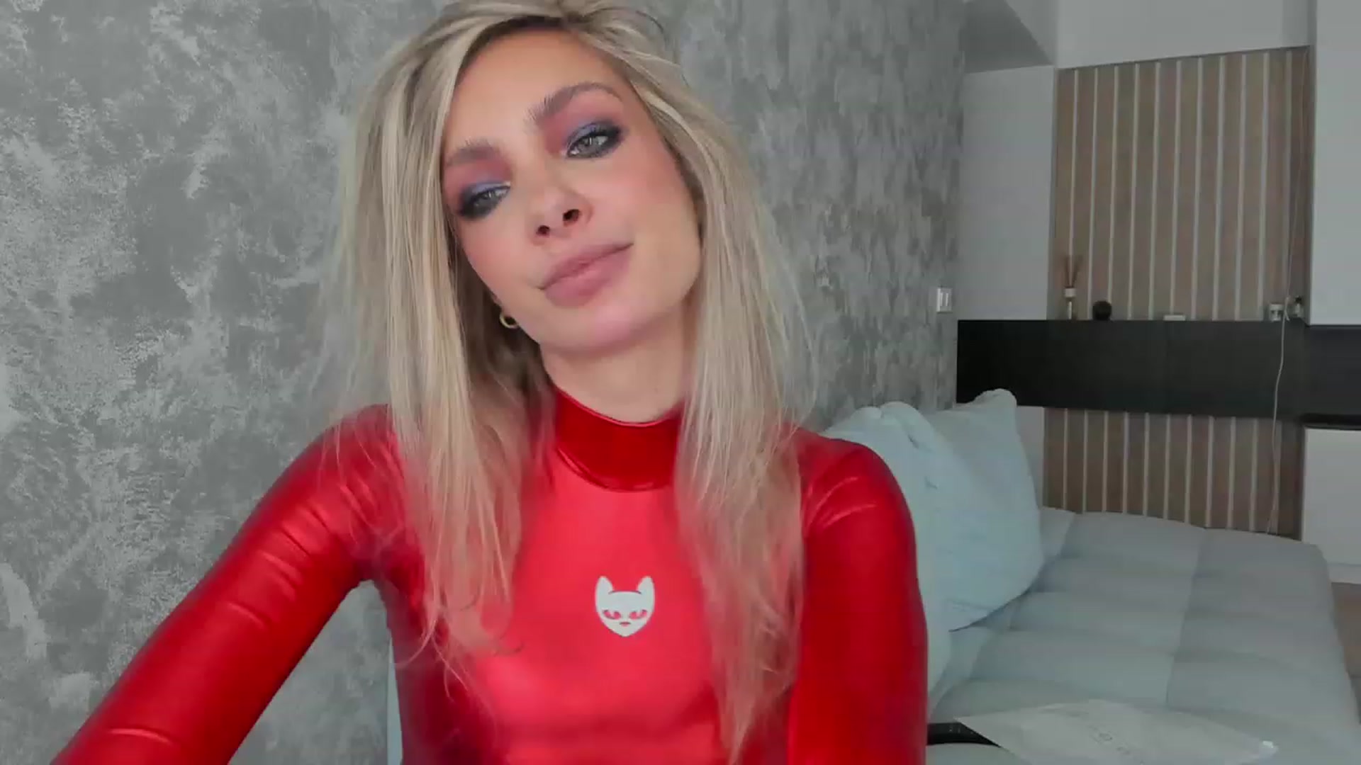 Gallery image thumbnail from DENNYVERSE's myfreecams stream on, 02/22/2023, 12:16 image 16 of 20