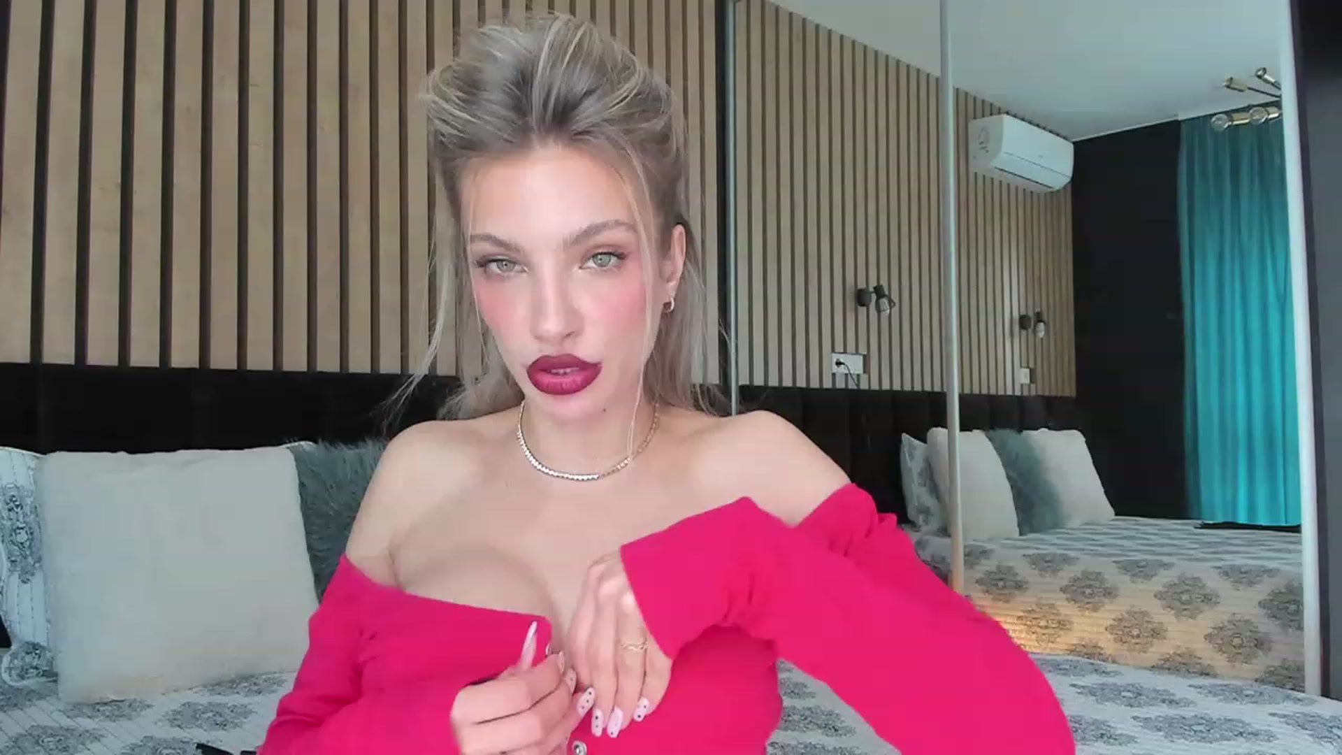Gallery image thumbnail from DENNYVERSE's myfreecams stream on, 04/14/2023, 11:21 image 8 of 20