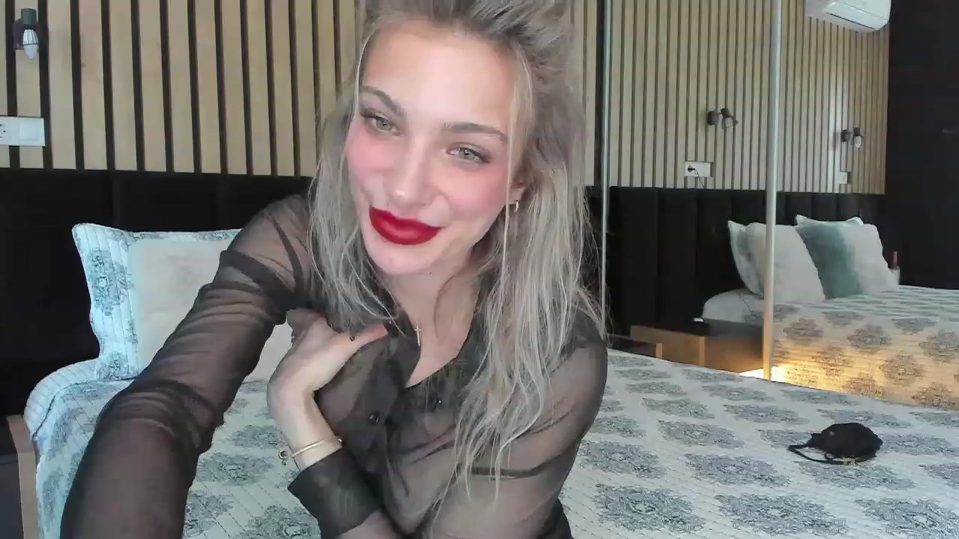 Gallery image thumbnail from DENNYVERSE's myfreecams stream on, 04/15/2023, 11:46 image 16 of 20