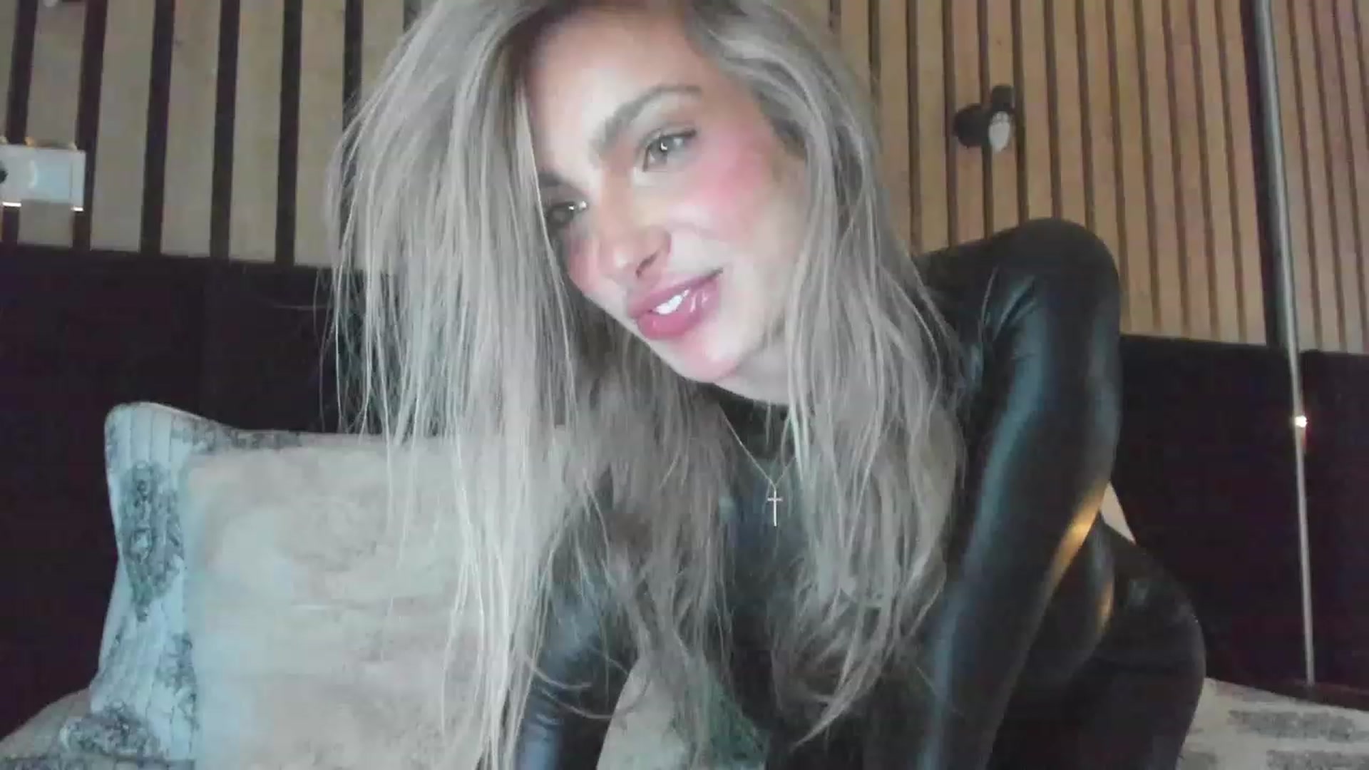 Gallery image thumbnail from DENNYVERSE's myfreecams stream on, 04/17/2023, 13:13 image 1 of 20
