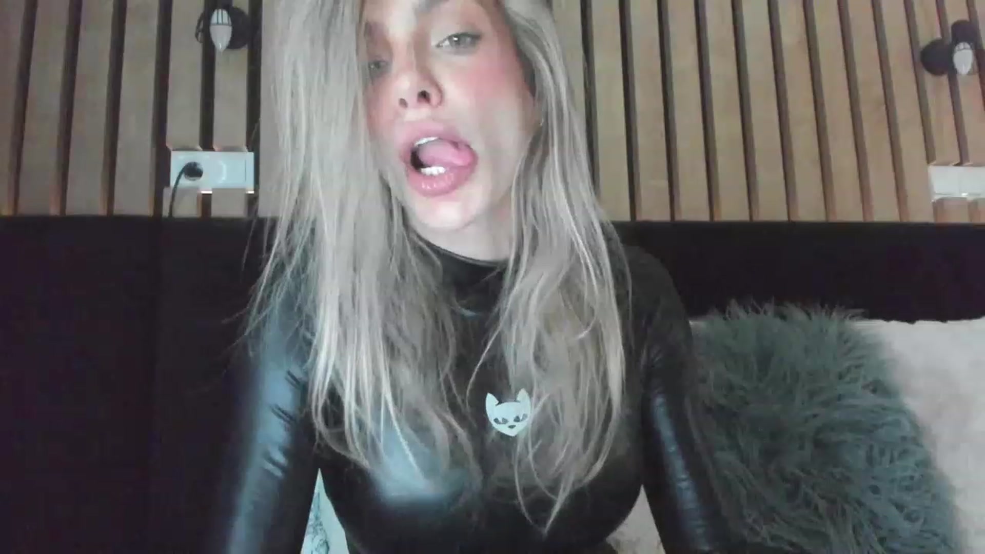 Gallery image thumbnail from DENNYVERSE's myfreecams stream on, 04/17/2023, 13:13 image 8 of 20