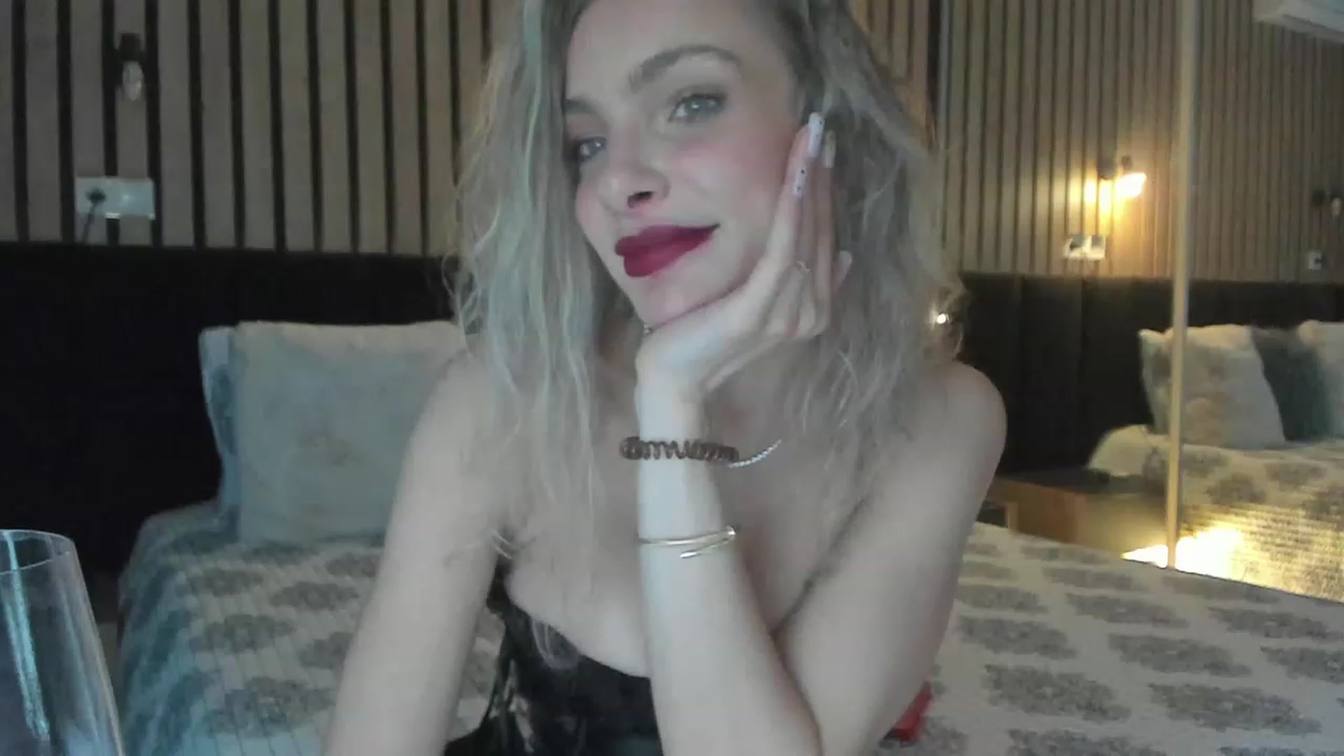 Gallery image thumbnail from DENNYVERSE's myfreecams stream on, 04/19/2023, 15:12 image 6 of 20