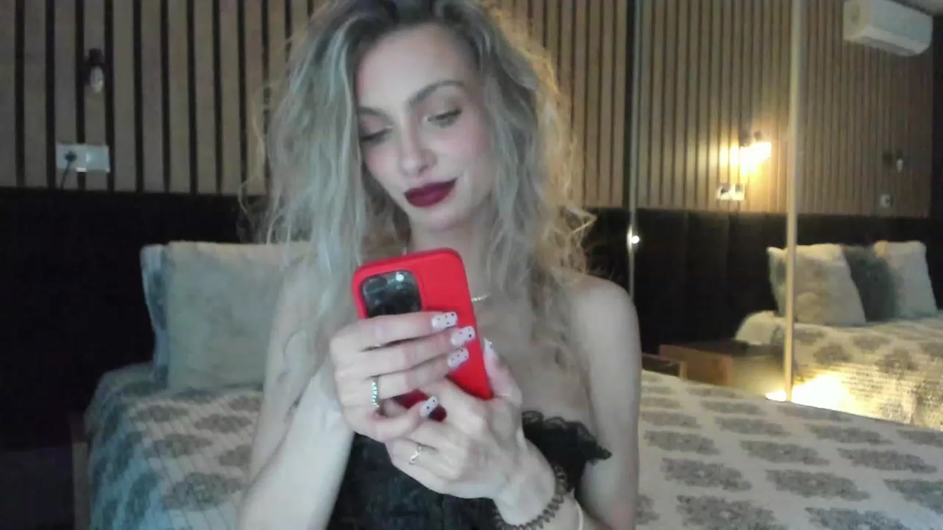 Gallery image thumbnail from DENNYVERSE's myfreecams stream on, 04/19/2023, 15:12 image 13 of 20