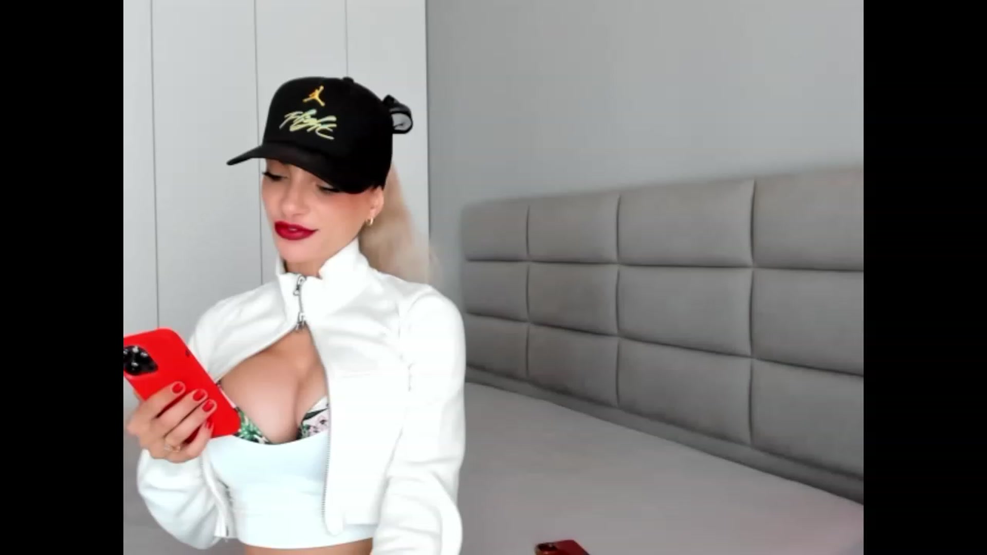 Gallery image thumbnail from DENNYVERSE's myfreecams stream on, 10/19/2023, 09:20 image 20 of 20