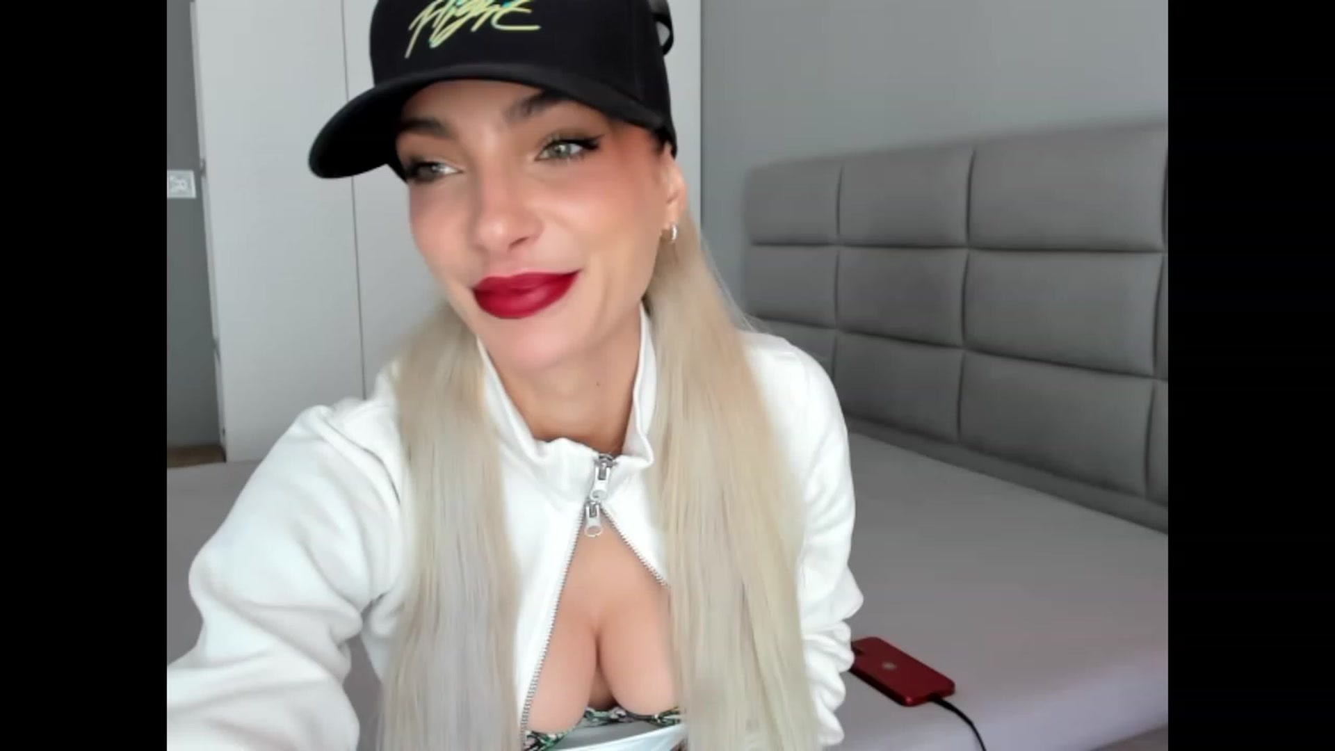 Gallery image thumbnail from DENNYVERSE's myfreecams stream on, 10/19/2023, 09:20 image 12 of 20