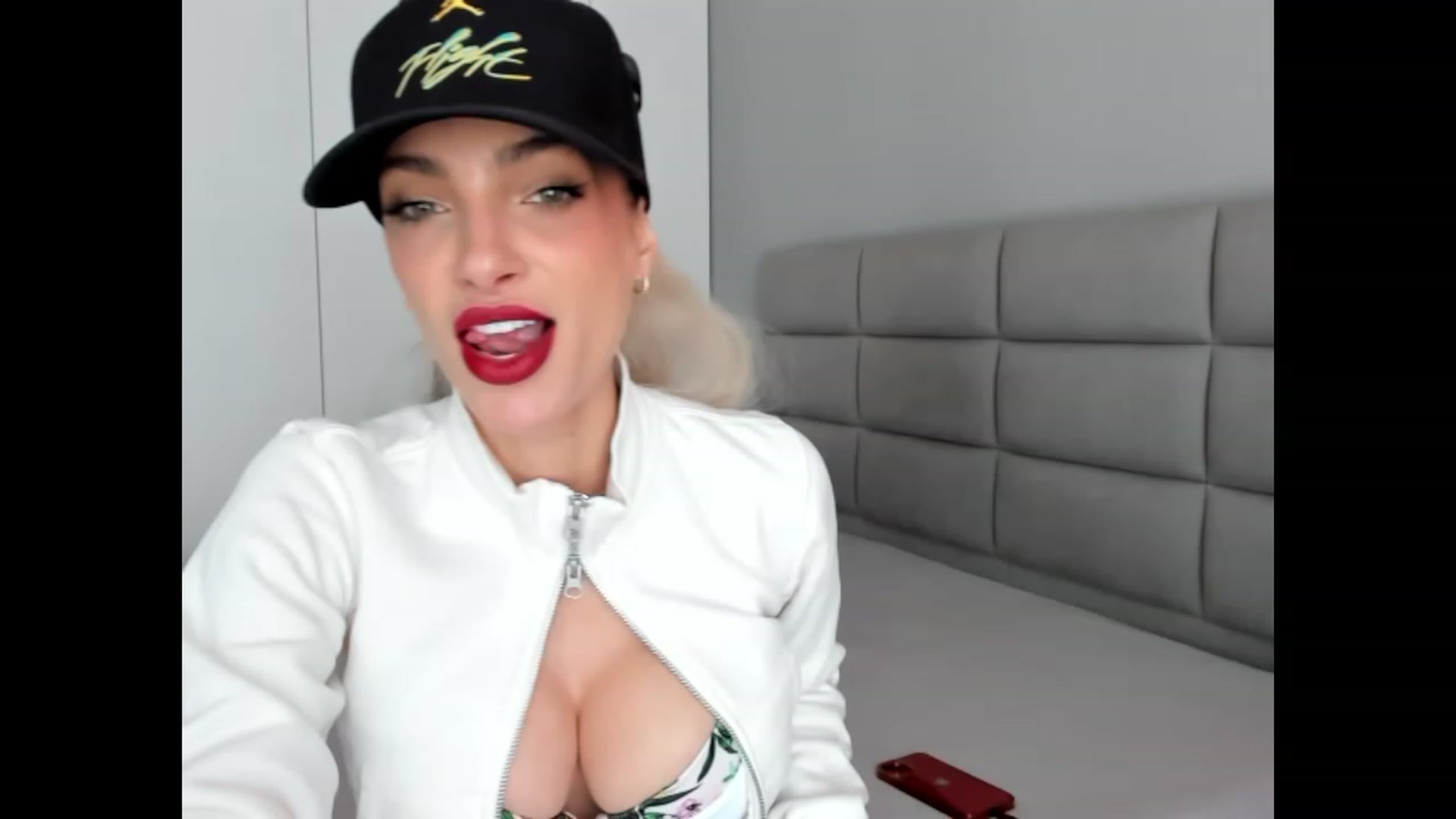 Gallery image thumbnail from DENNYVERSE's myfreecams stream on, 10/19/2023, 09:20 image 19 of 20