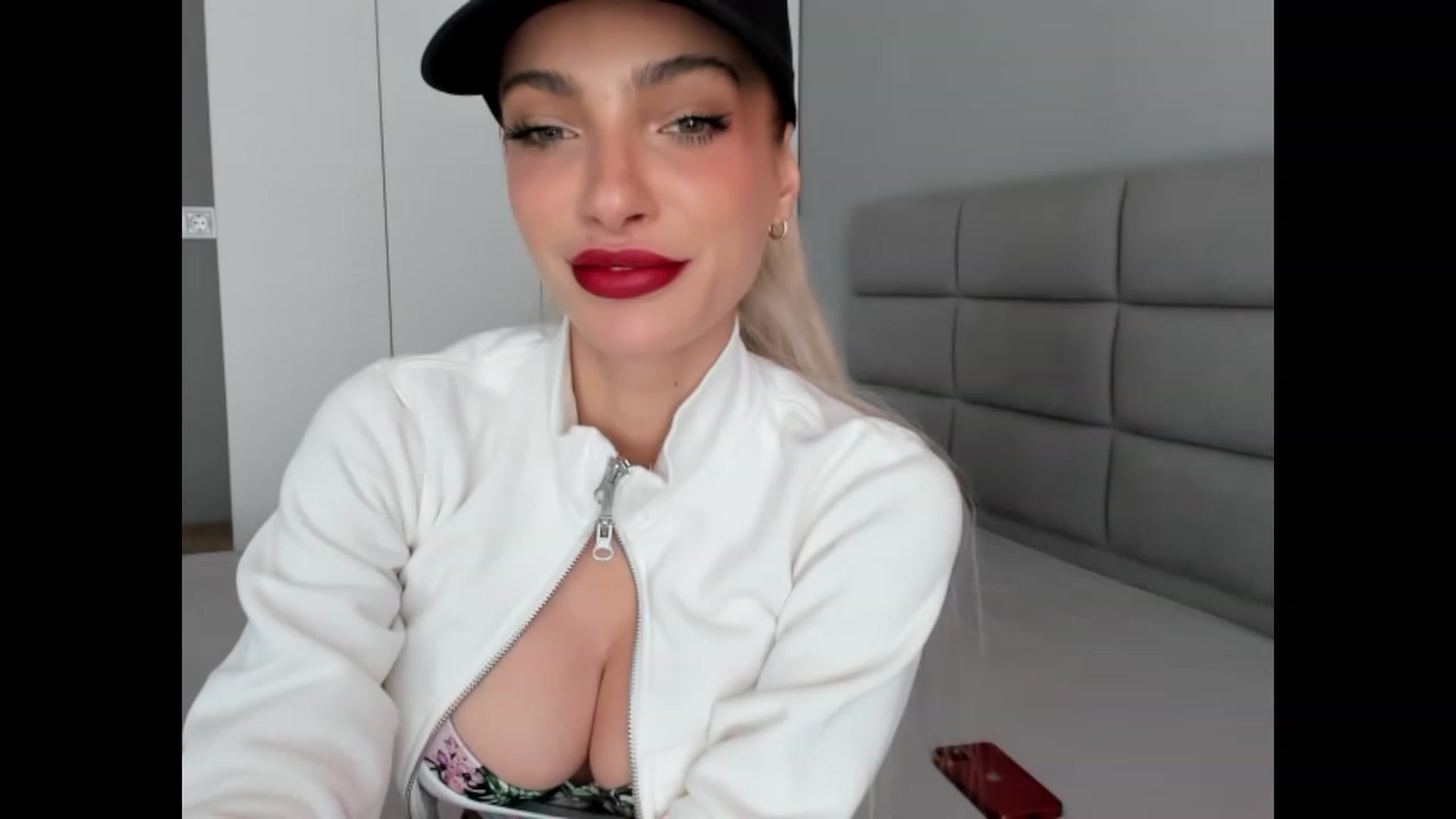Gallery image thumbnail from DENNYVERSE's myfreecams stream on, 10/19/2023, 09:47 image 12 of 20