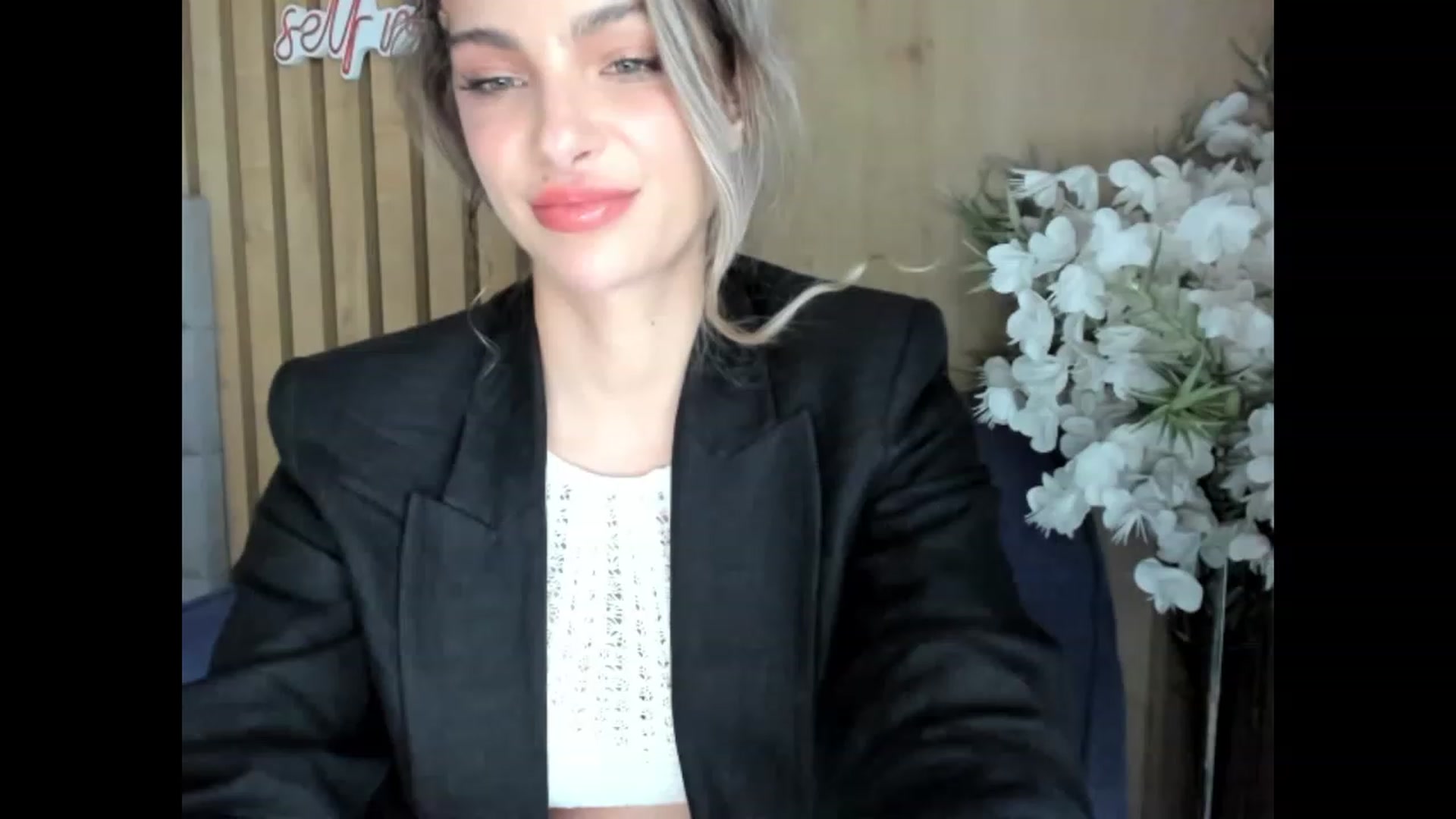 Gallery image thumbnail from DENNYVERSE's myfreecams stream on, 11/01/2023, 15:01 image 19 of 20