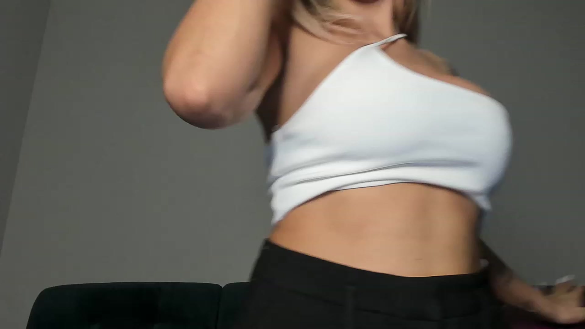 Gallery image thumbnail from DJMonica's myfreecams stream on, 02/09/2024, 16:00 image 3 of 20