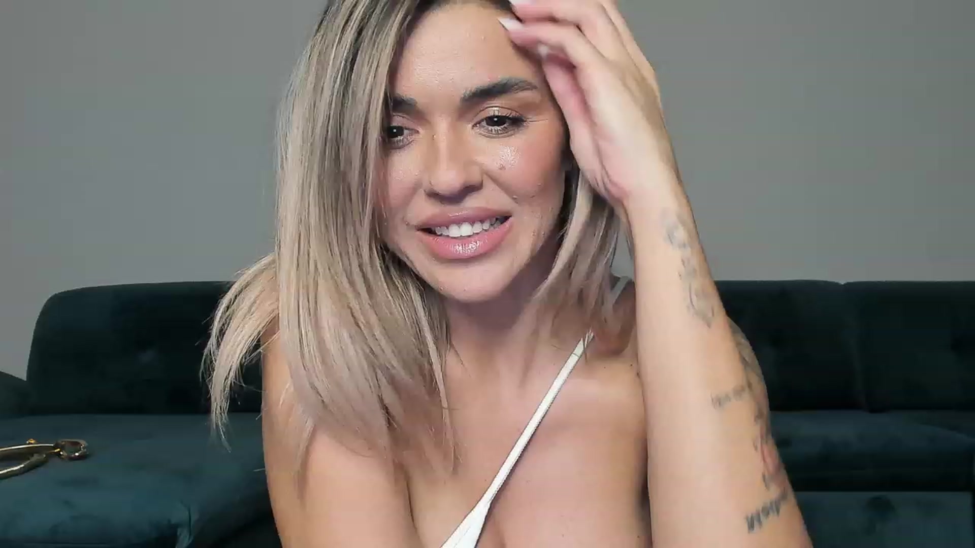 Gallery image thumbnail from DJMonica's myfreecams stream on, 02/09/2024, 17:13 image 10 of 20