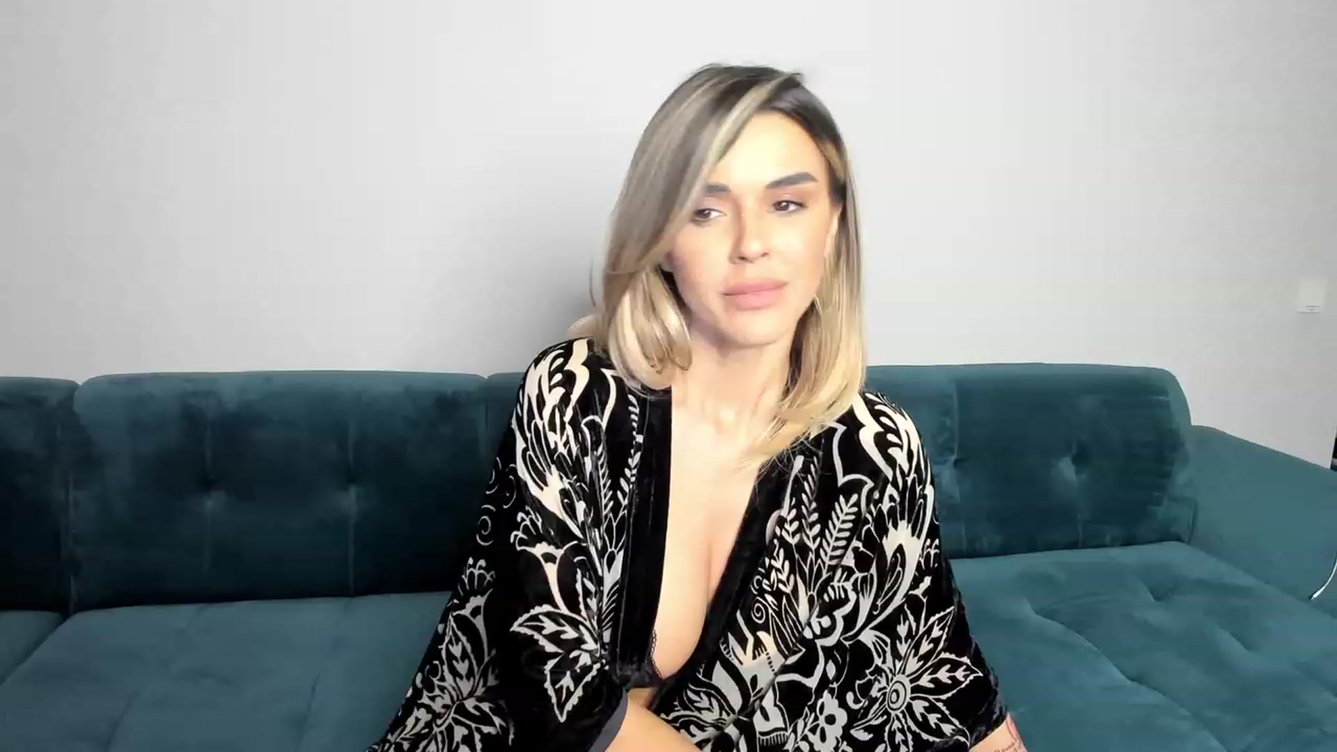 Gallery image thumbnail from DJMonica's myfreecams stream on, 02/11/2024, 15:00 image 2 of 20