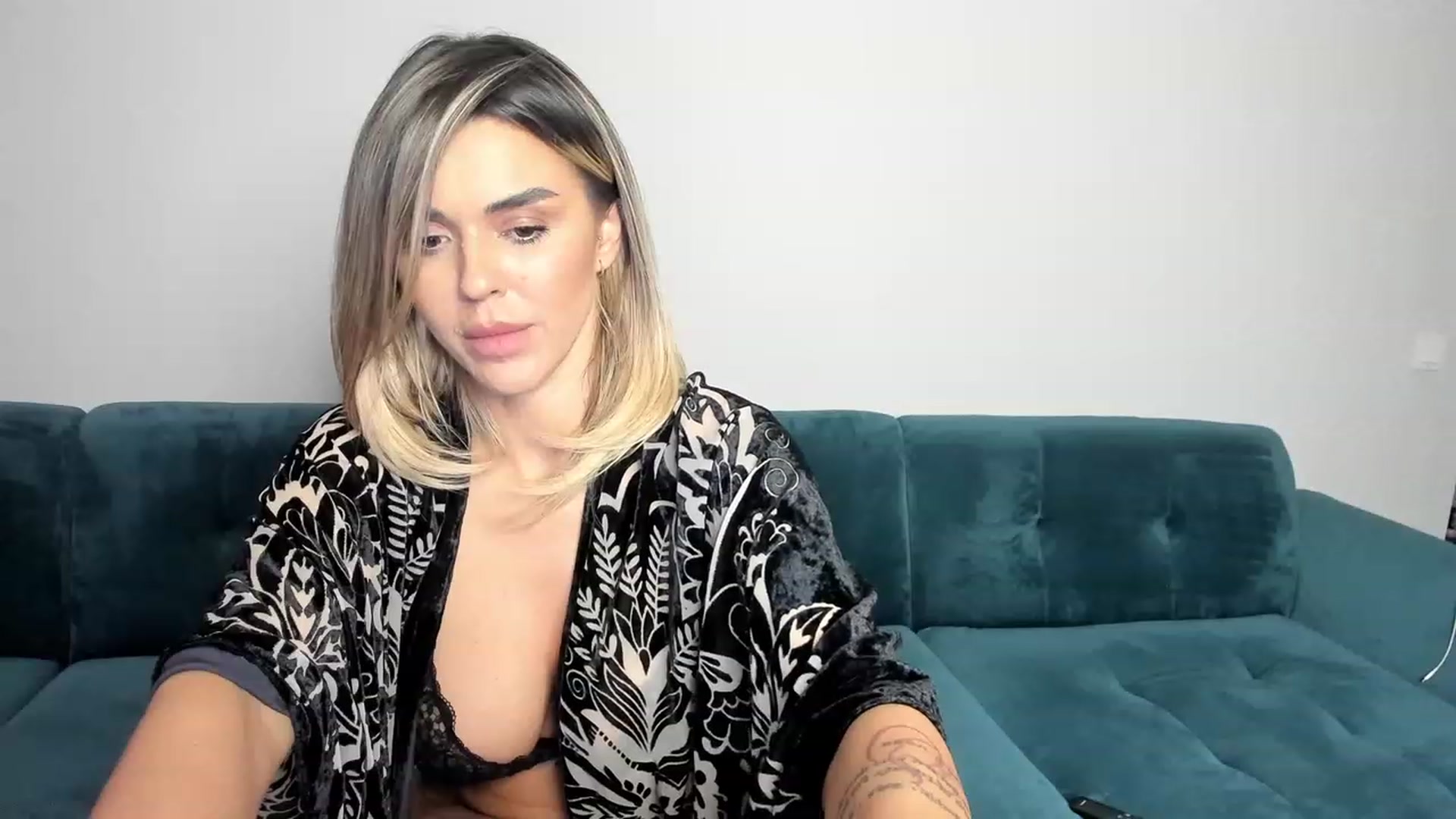 Gallery image thumbnail from DJMonica's myfreecams stream on, 02/11/2024, 15:00 image 3 of 20