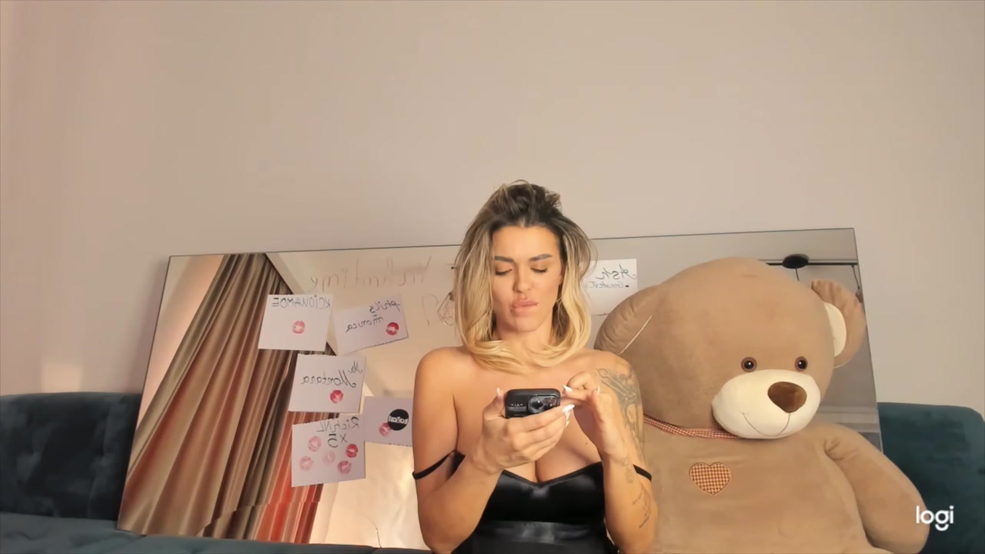 Gallery image thumbnail from DJMonica's myfreecams stream on, 02/15/2024, 12:34 image 18 of 20