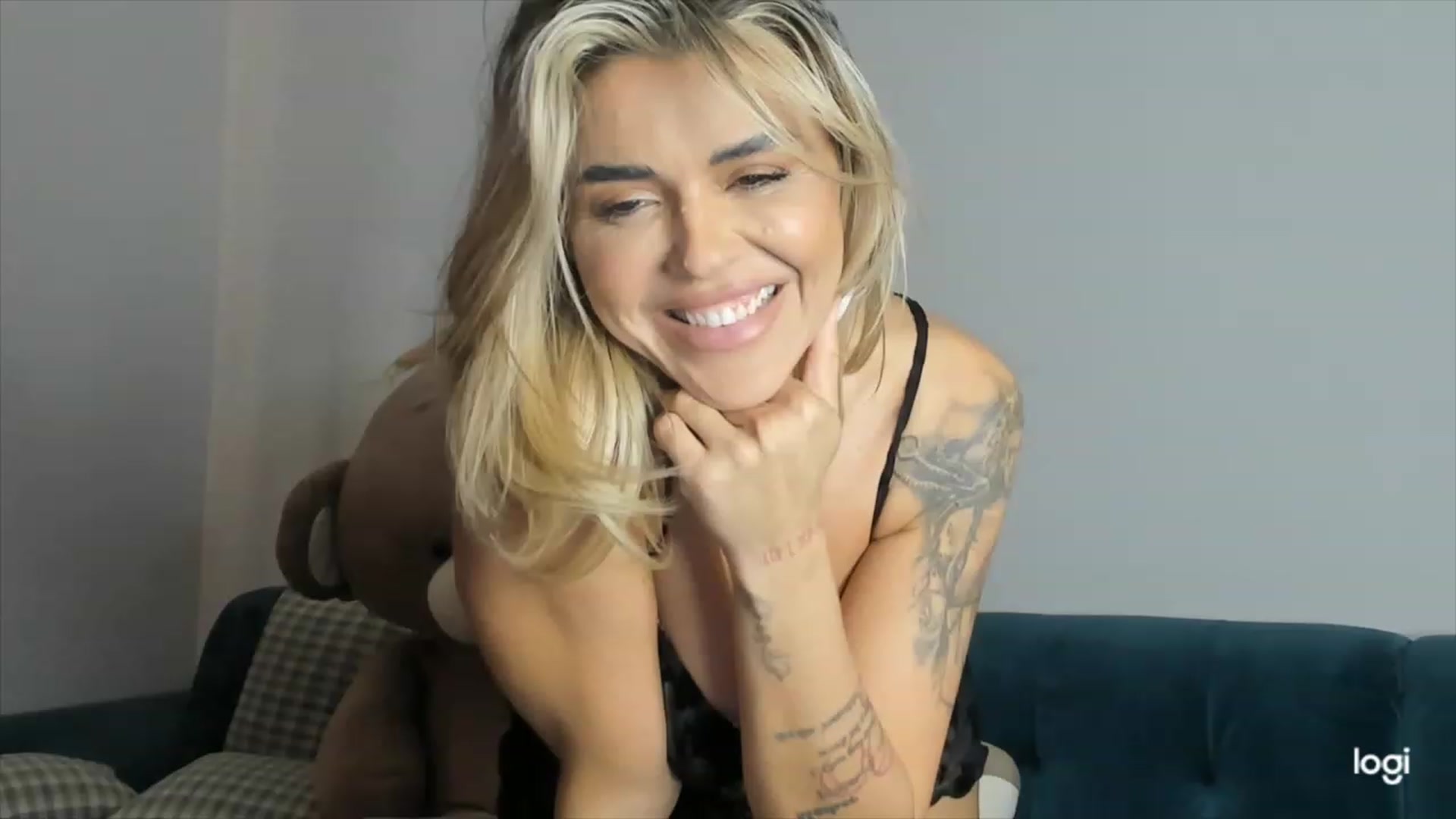 Gallery image thumbnail from DJMonica's myfreecams stream on, 02/21/2024, 14:19 image 10 of 20